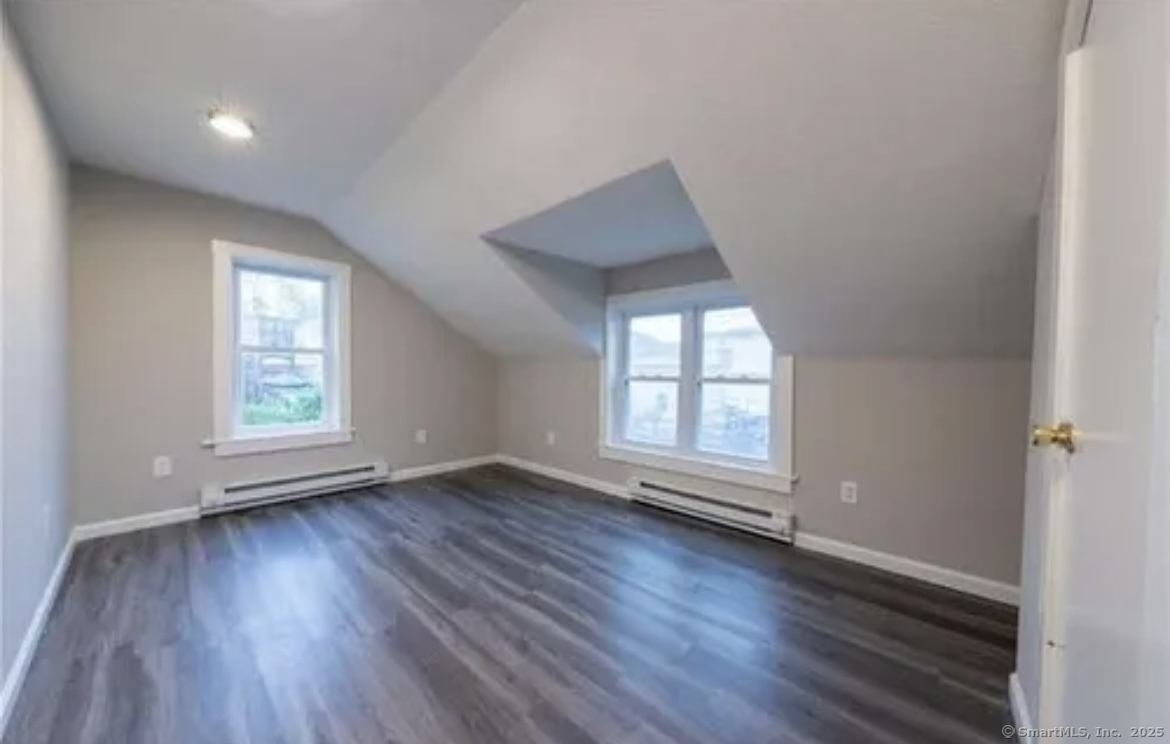 Property Photo: 9 Blackhall Court CT 06320
