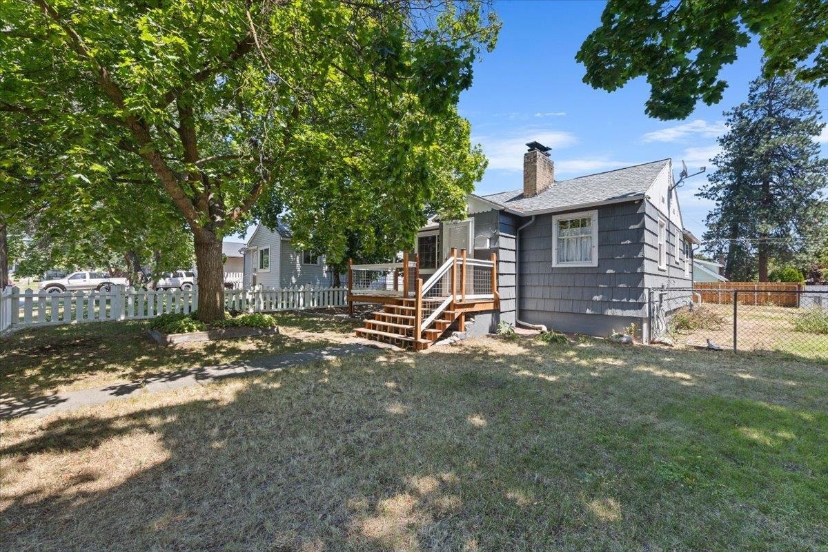 Property Photo: 3614 N Madison St WA 99205