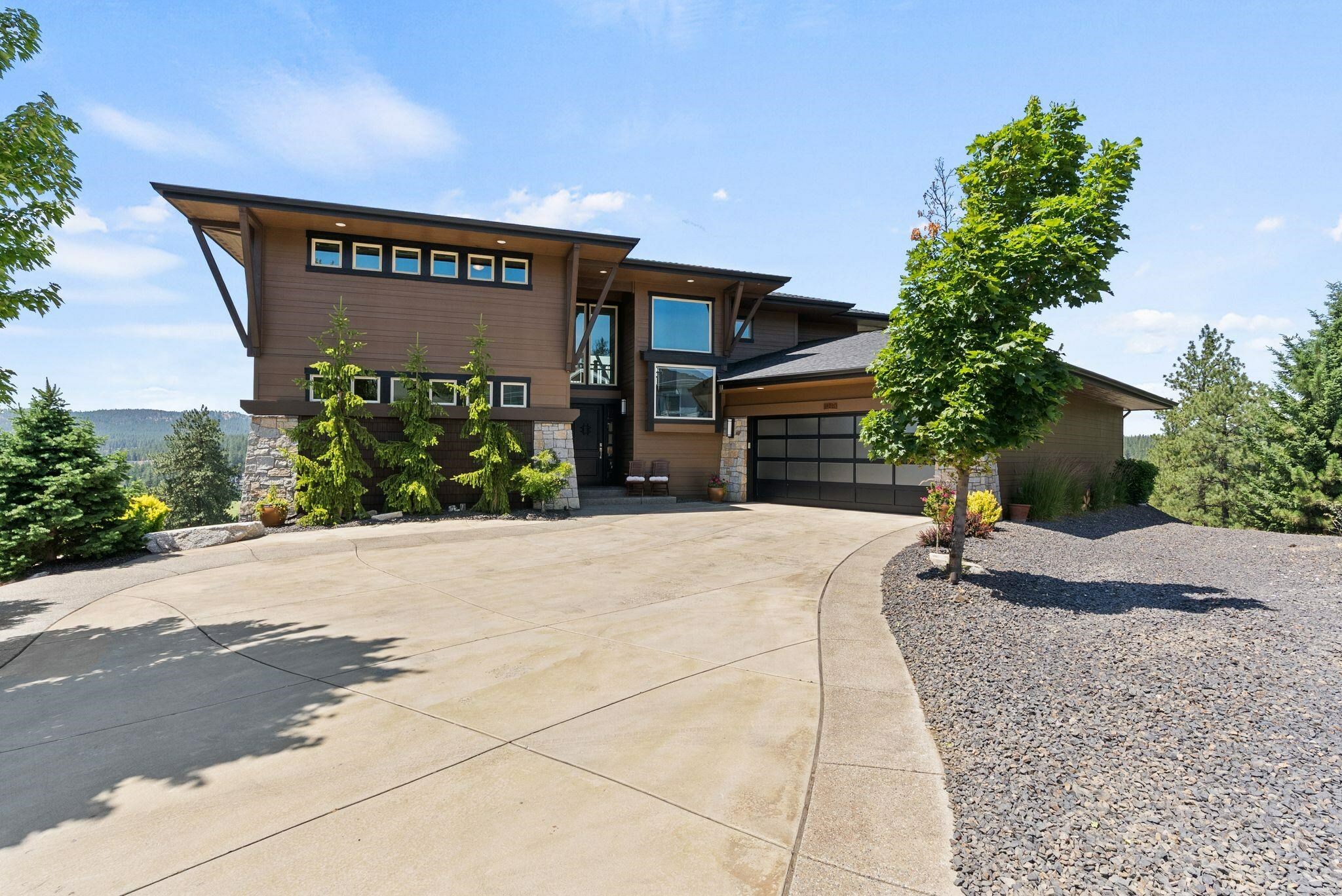 Property Photo: 14210 N Wandermere Estates Ln WA 99208