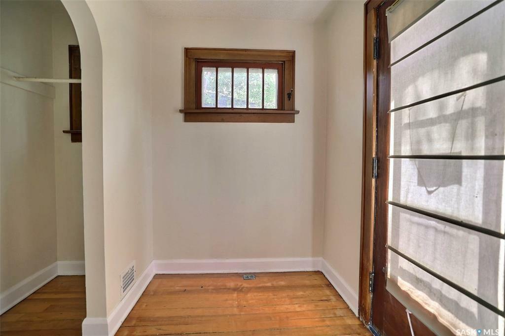 Property Photo: 732 Broadway Avenue SK S4N 1C3