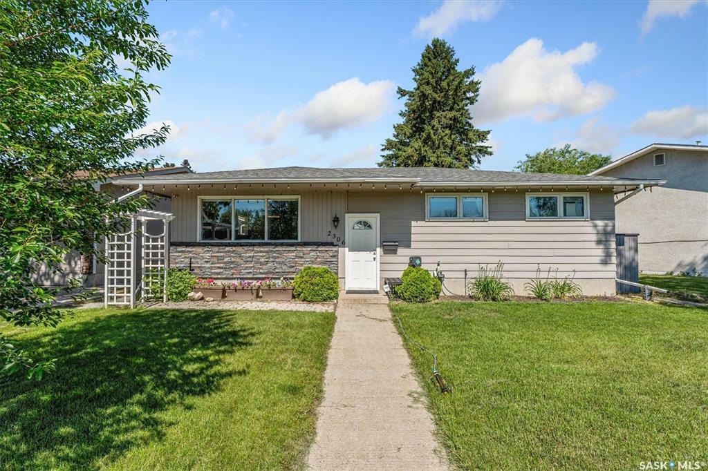 2306 Easthill  Saskatoon SK S7J 3E5 photo