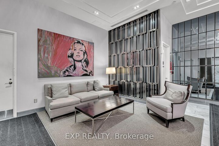 Property Photo: 300 Lisgar Street 812 ON K2P 0E2