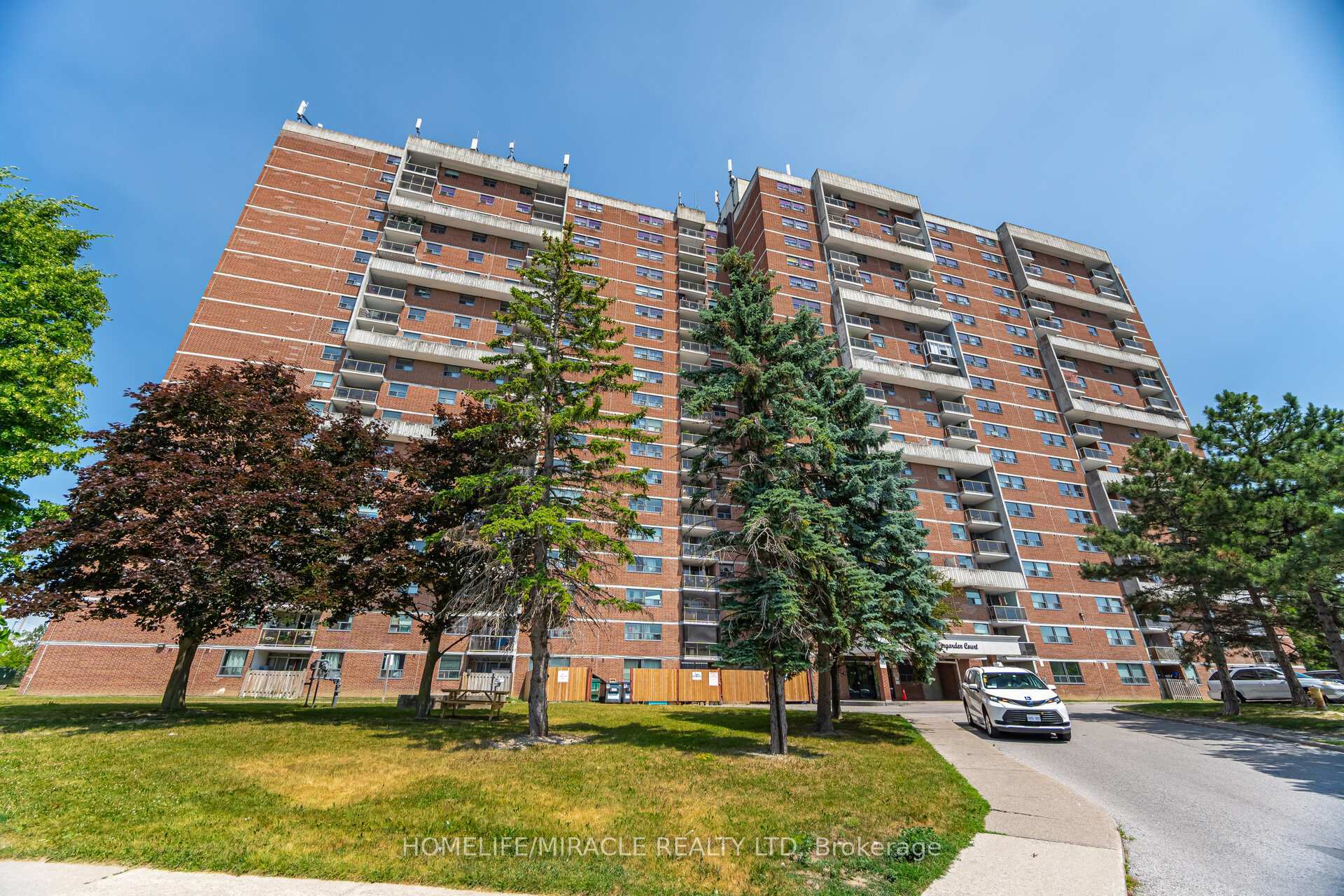Property Photo: 100 Wingarden Court 1503 ON M1B 2P4