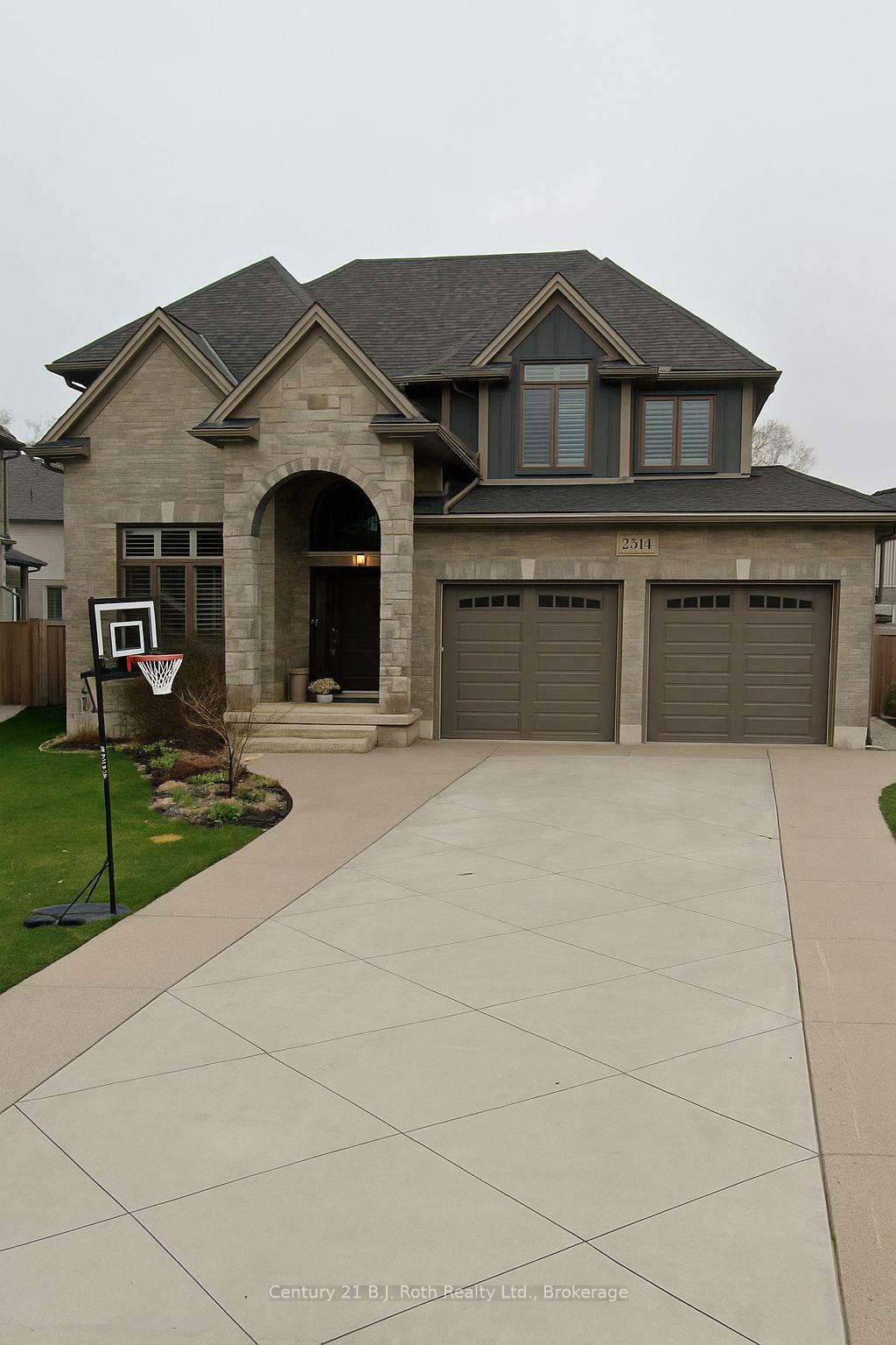 Property Photo: 2314 Ballymote Way ON N5X 0J7