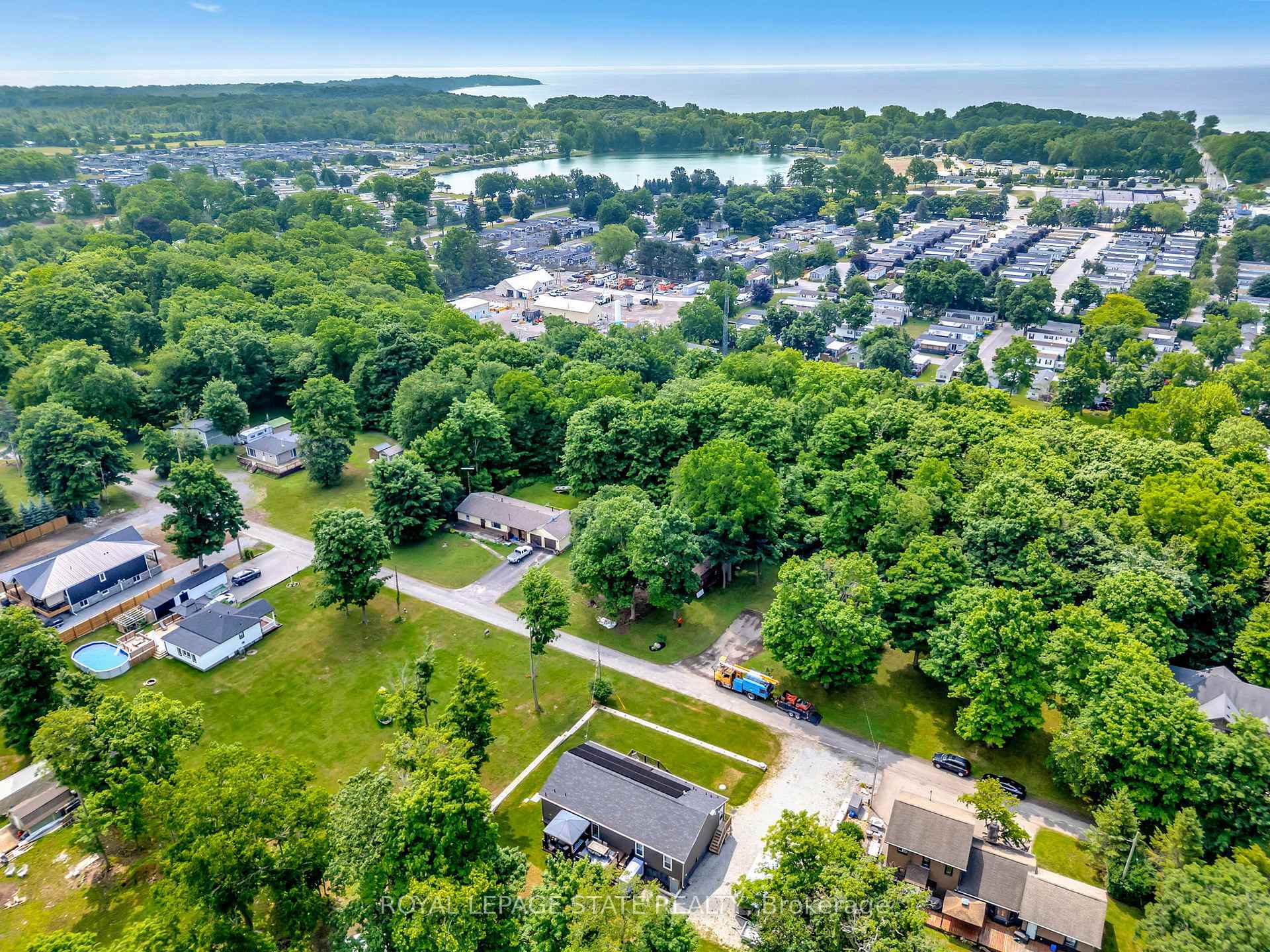 Property Photo:  4881 Mapleview Crescent  ON L0S 1R0 