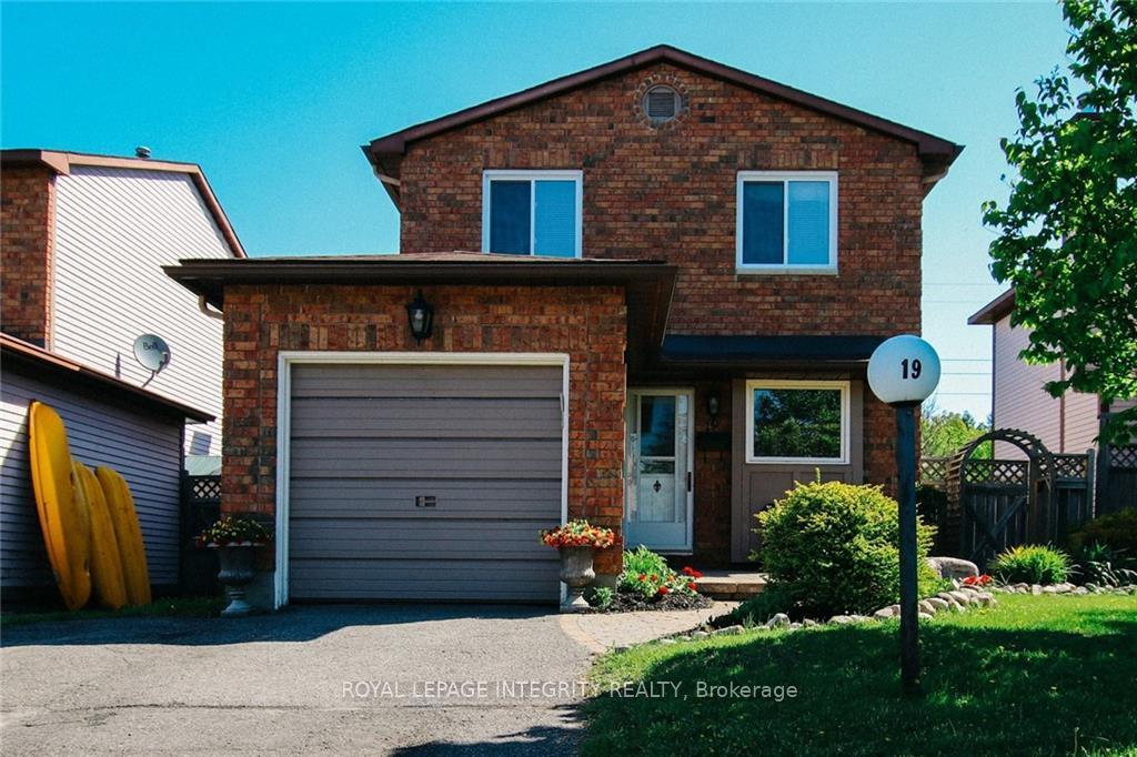 Property Photo: 19 Hewitt Way ON K2L 3S2