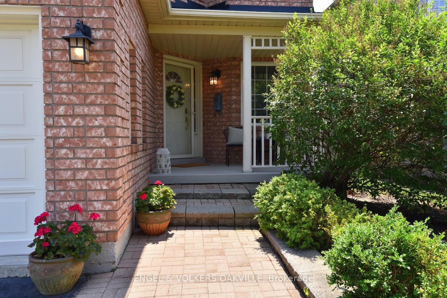 Property Photo: 28 Waterwheel Crescent ON L9H 7B8