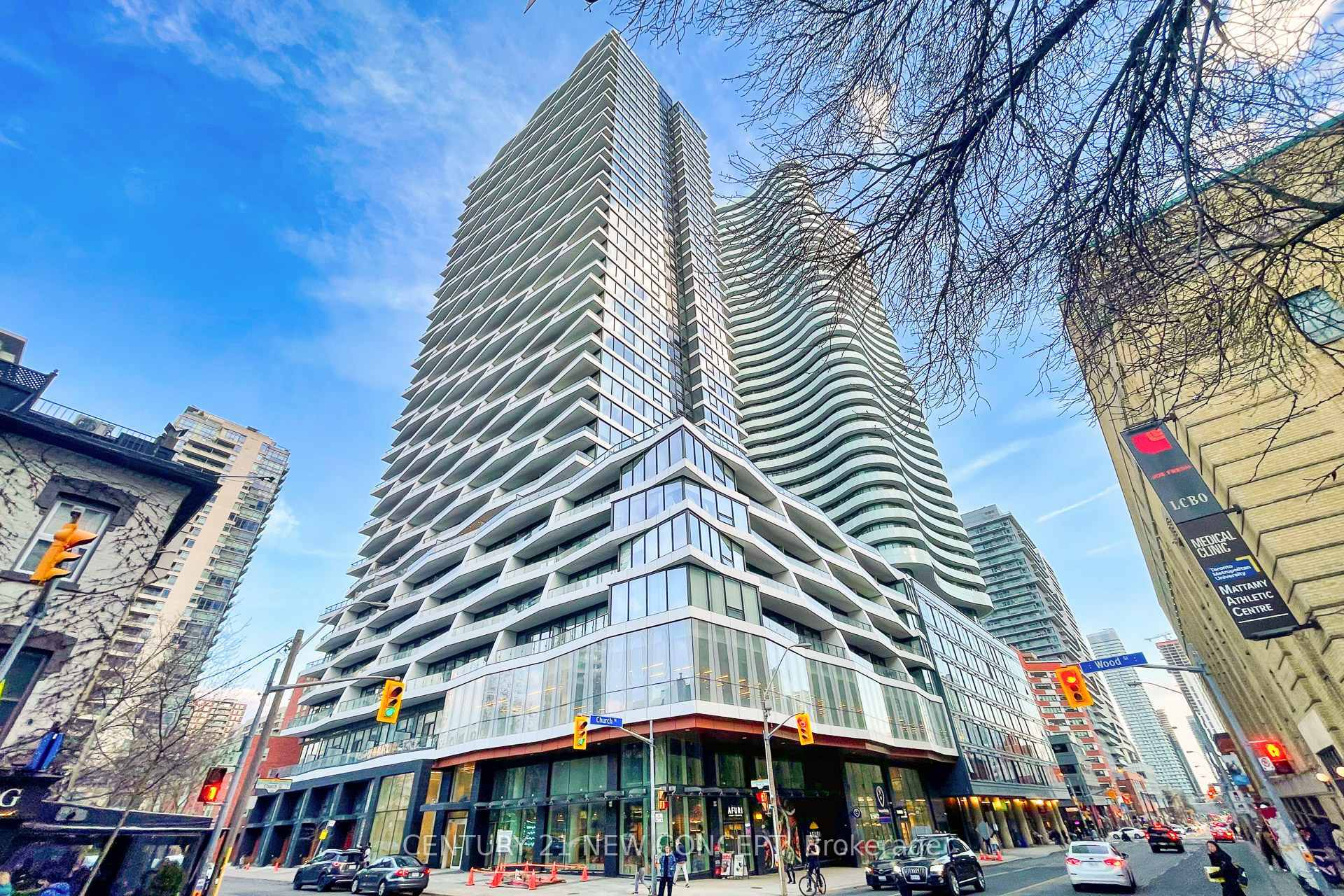 Property Photo: 85 Wood Street 1601 ON M4Y 0E8