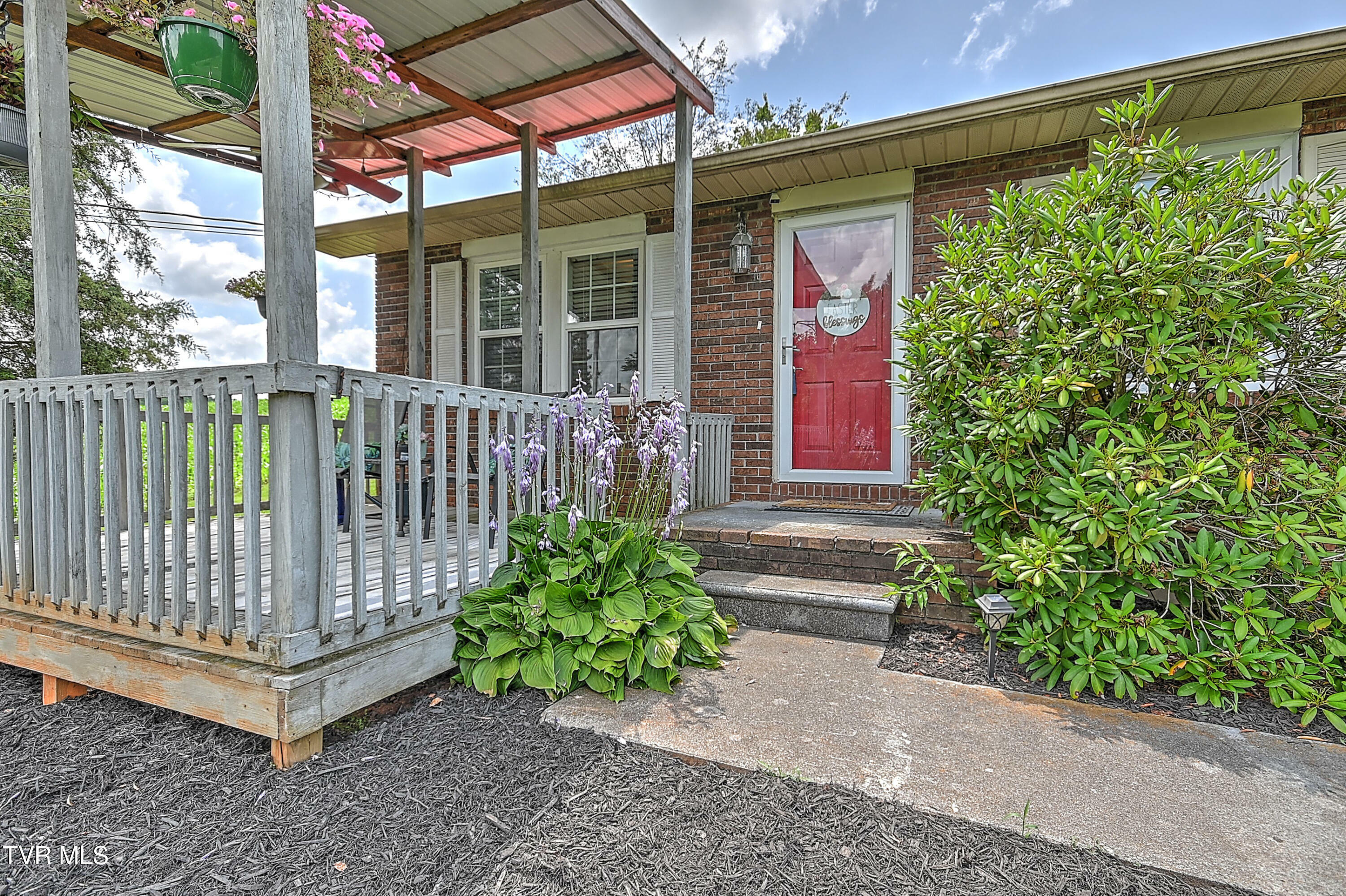Property Photo: 2074 Old State Route 34 TN 37690