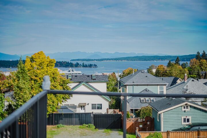 Property Photo: 446 Kennedy St BC V9R 2J5