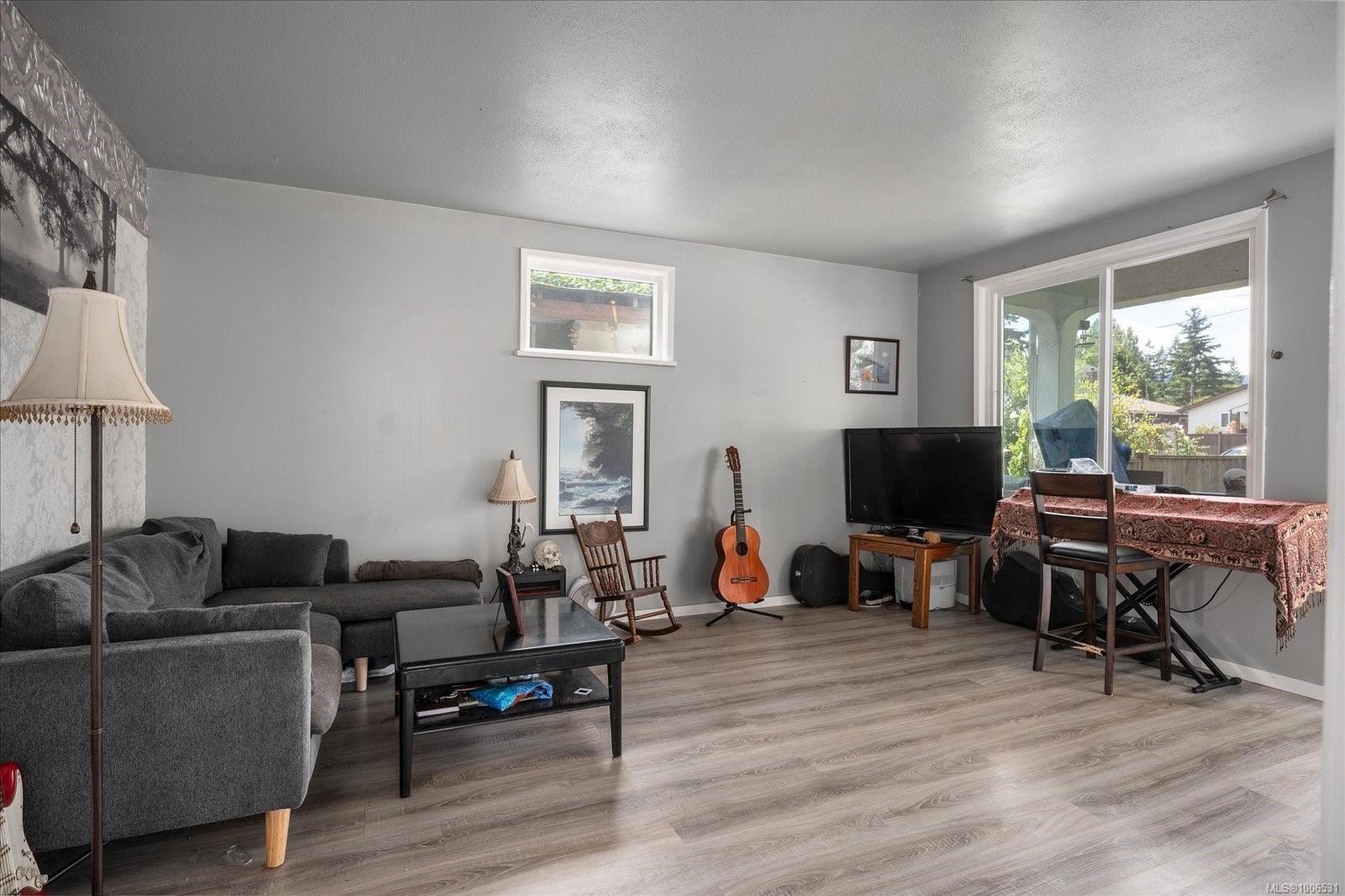 Property Photo: 221 Princess St BC V9R 4M8