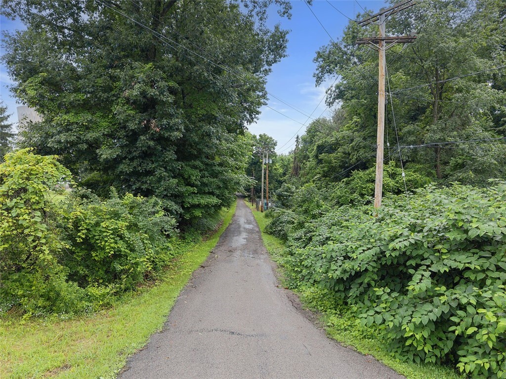 Property Photo: 199 Charley Allison Rd PA 15077