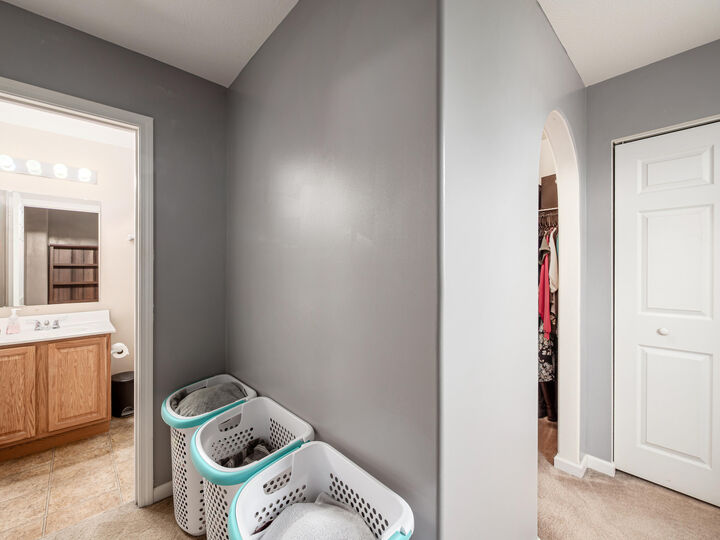 Property Photo: 605 Professional Parkway OH 43040