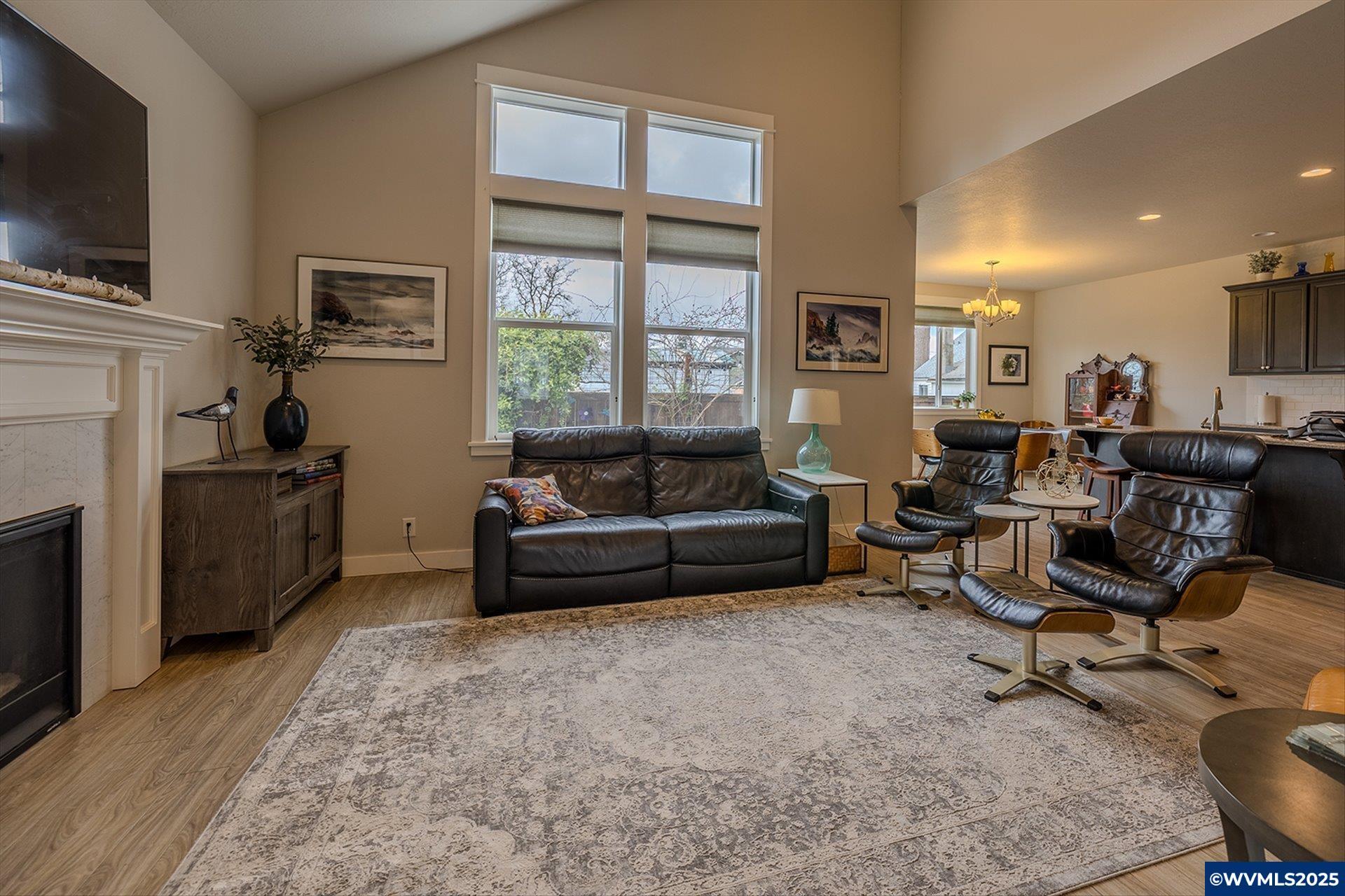 Property Photo: 1972 Debra Sue Ct OR 97404