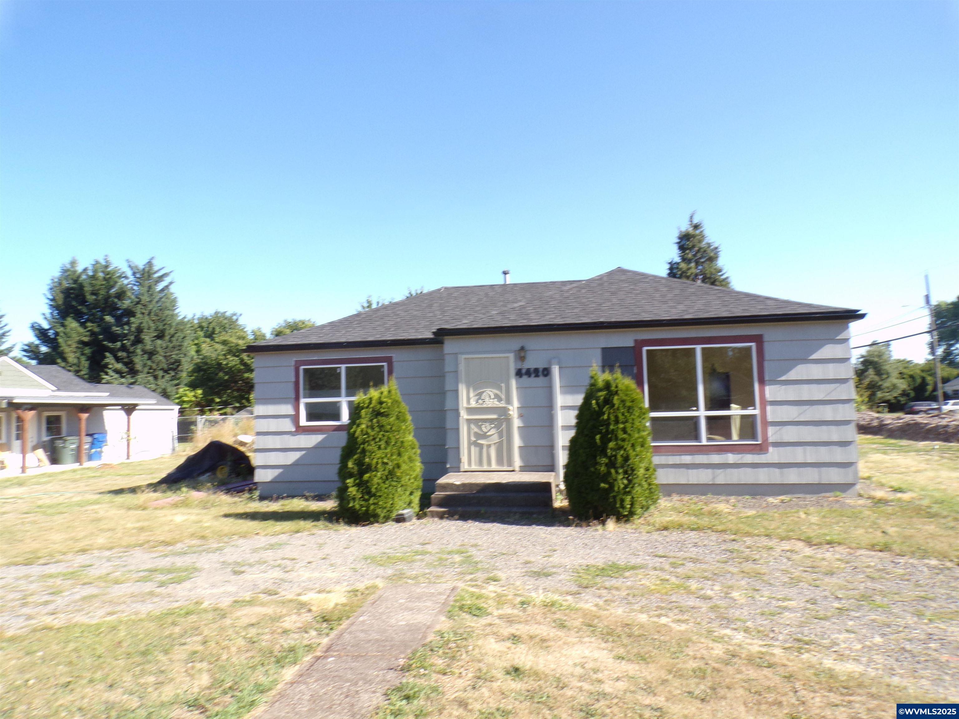 Property Photo: 4420 Macleay Rd SE OR 97317