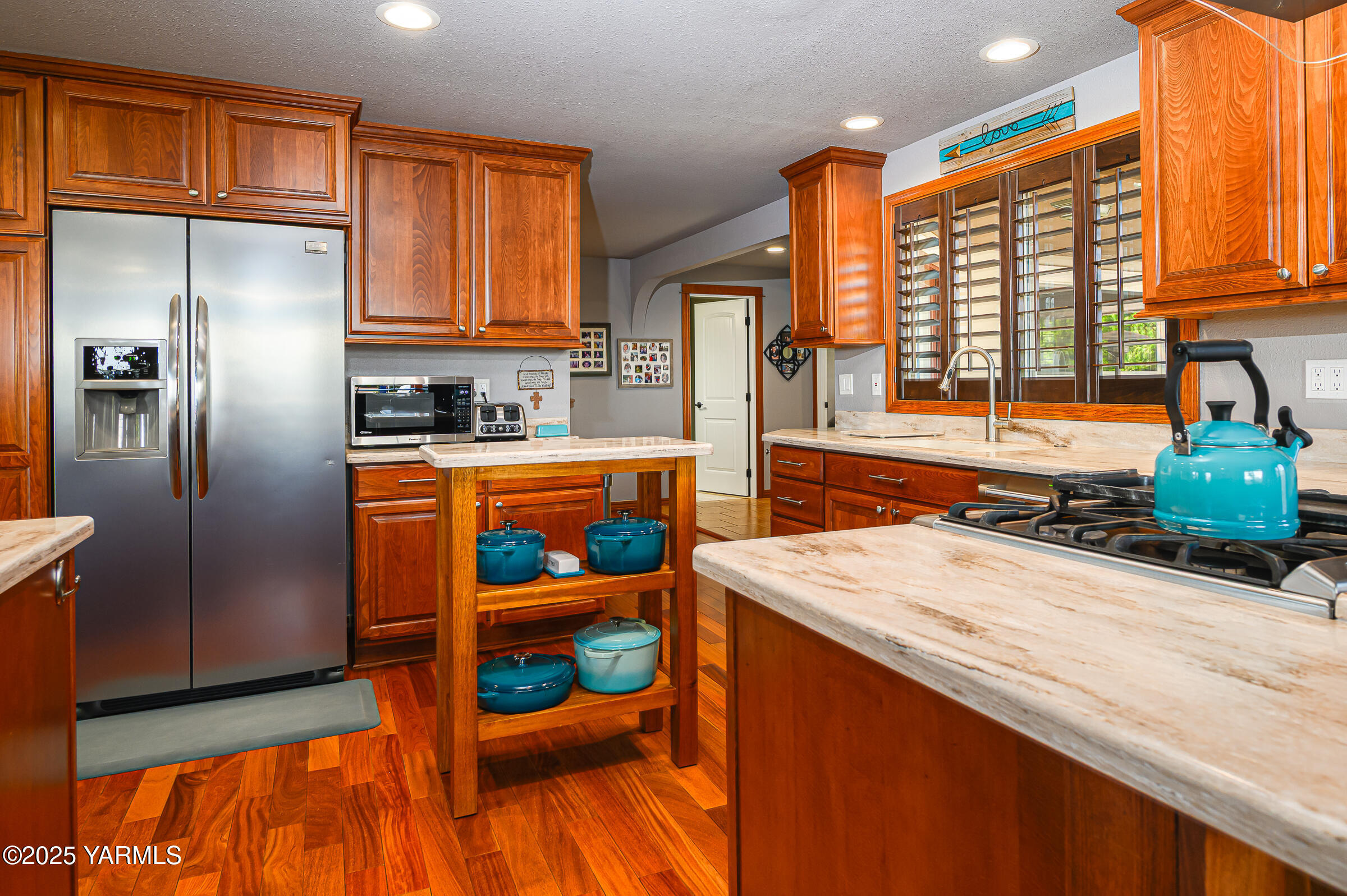 Property Photo: 506 N 62nd Ave WA 98908