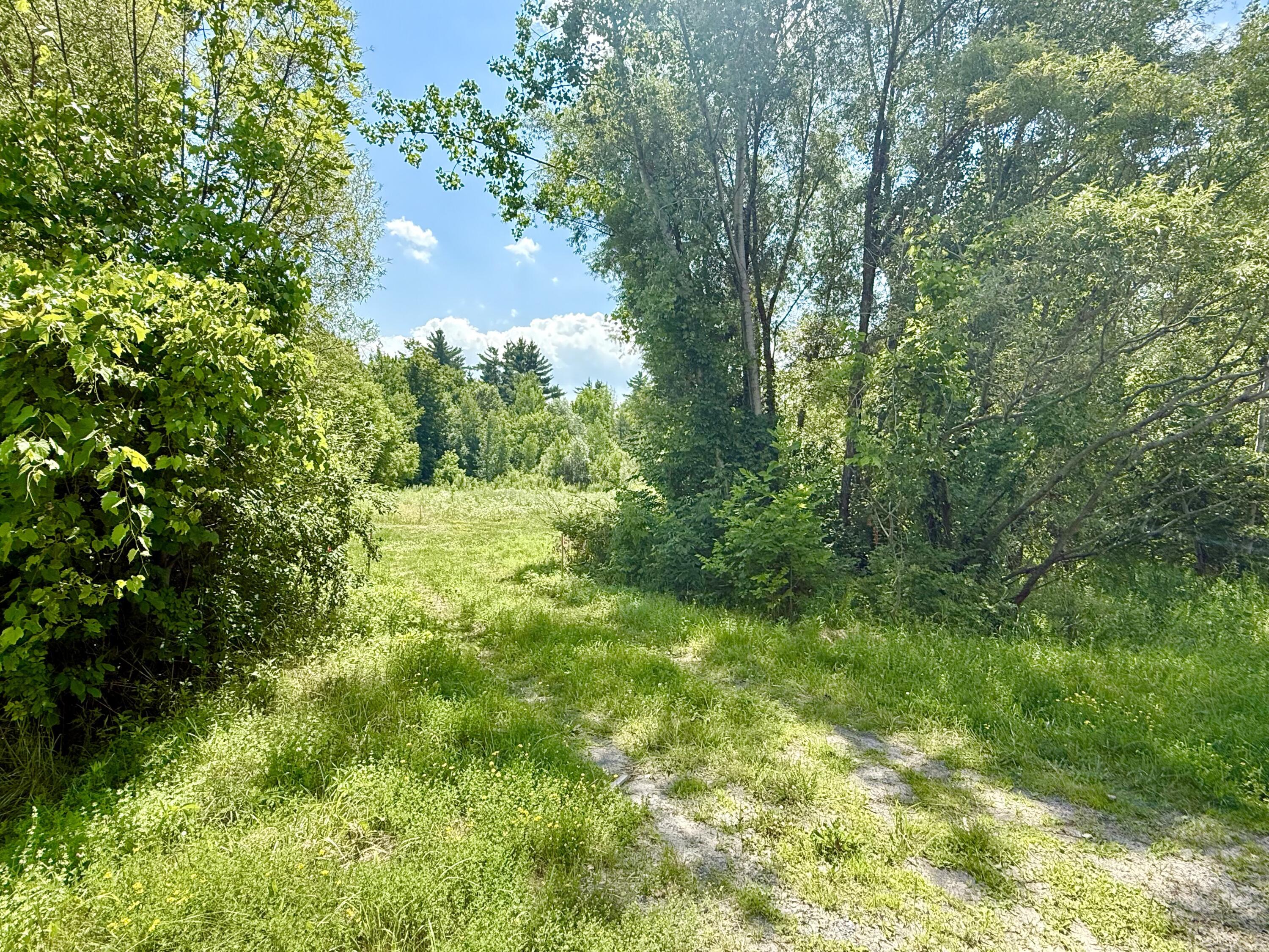 Property Photo:  