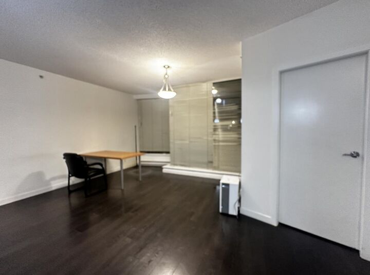 Property Photo:  7362 Elmbridge Way 1X1  BC V6X 0A6 