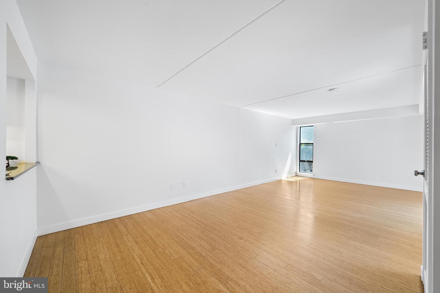 Property Photo: 317 S 2nd Street 5B PA 19106