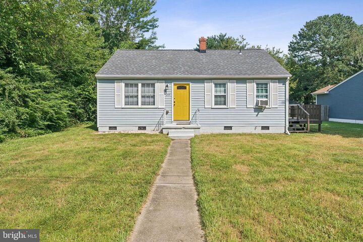 217 Locust Avenue  Colonial Beach VA 22443 photo