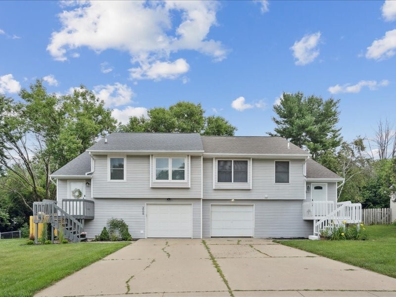 Property Photo: 2007 South Ridge Dr IA 52241
