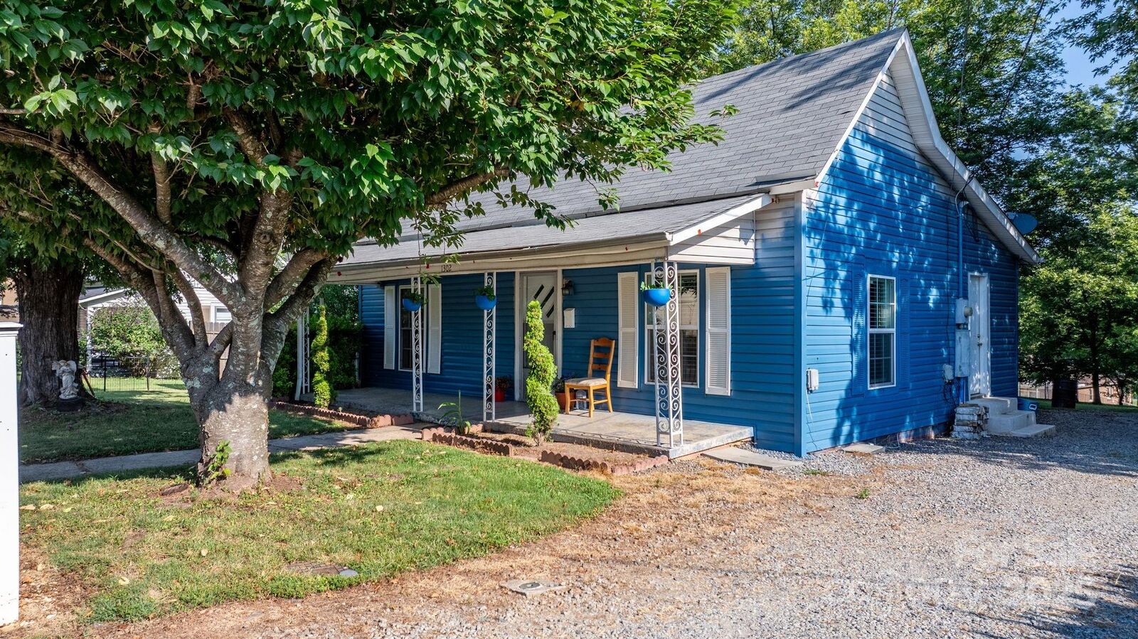 Property Photo: 1302 1st Avenue NW NC 28601
