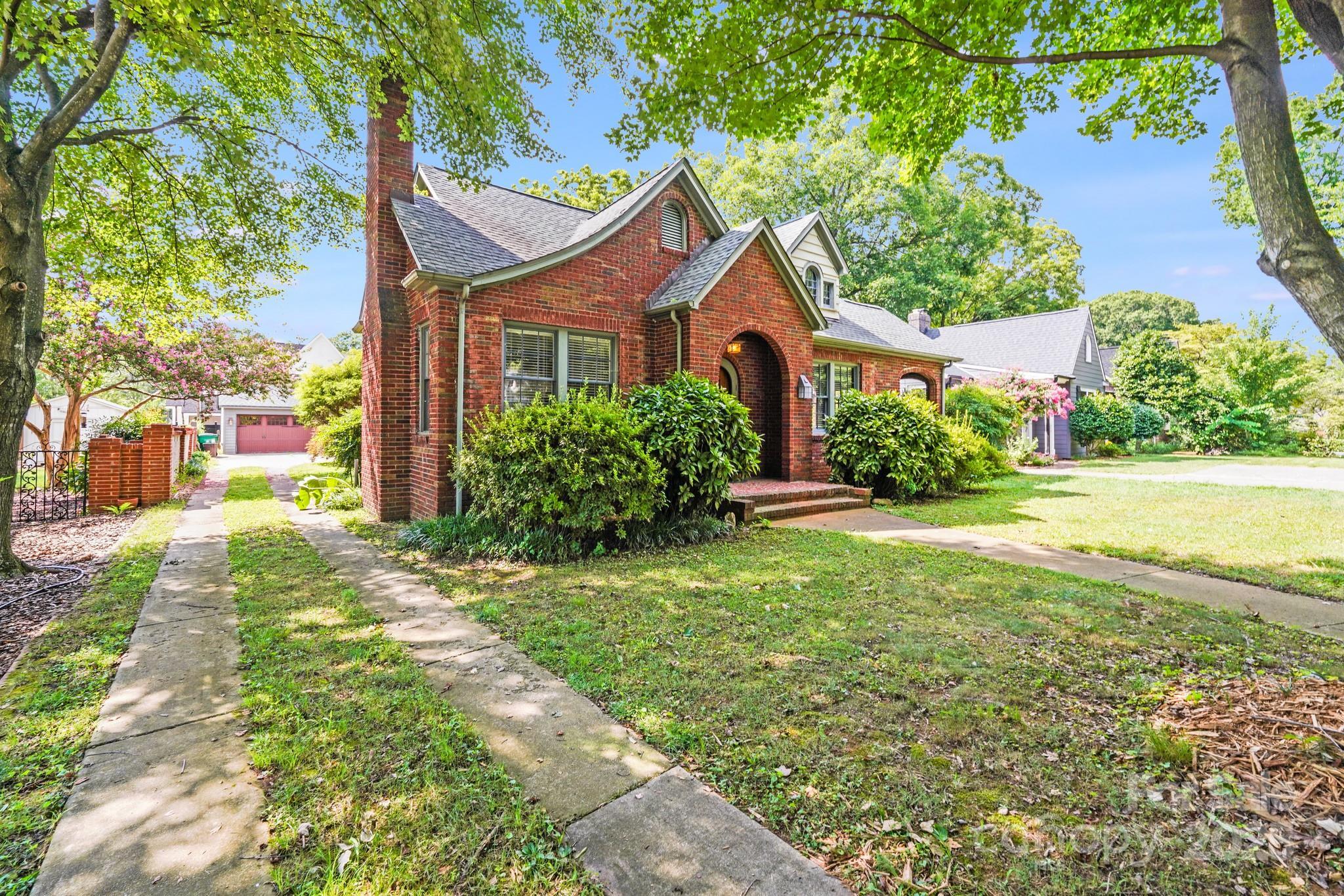 Property Photo: 2928 Park Road NC 28209