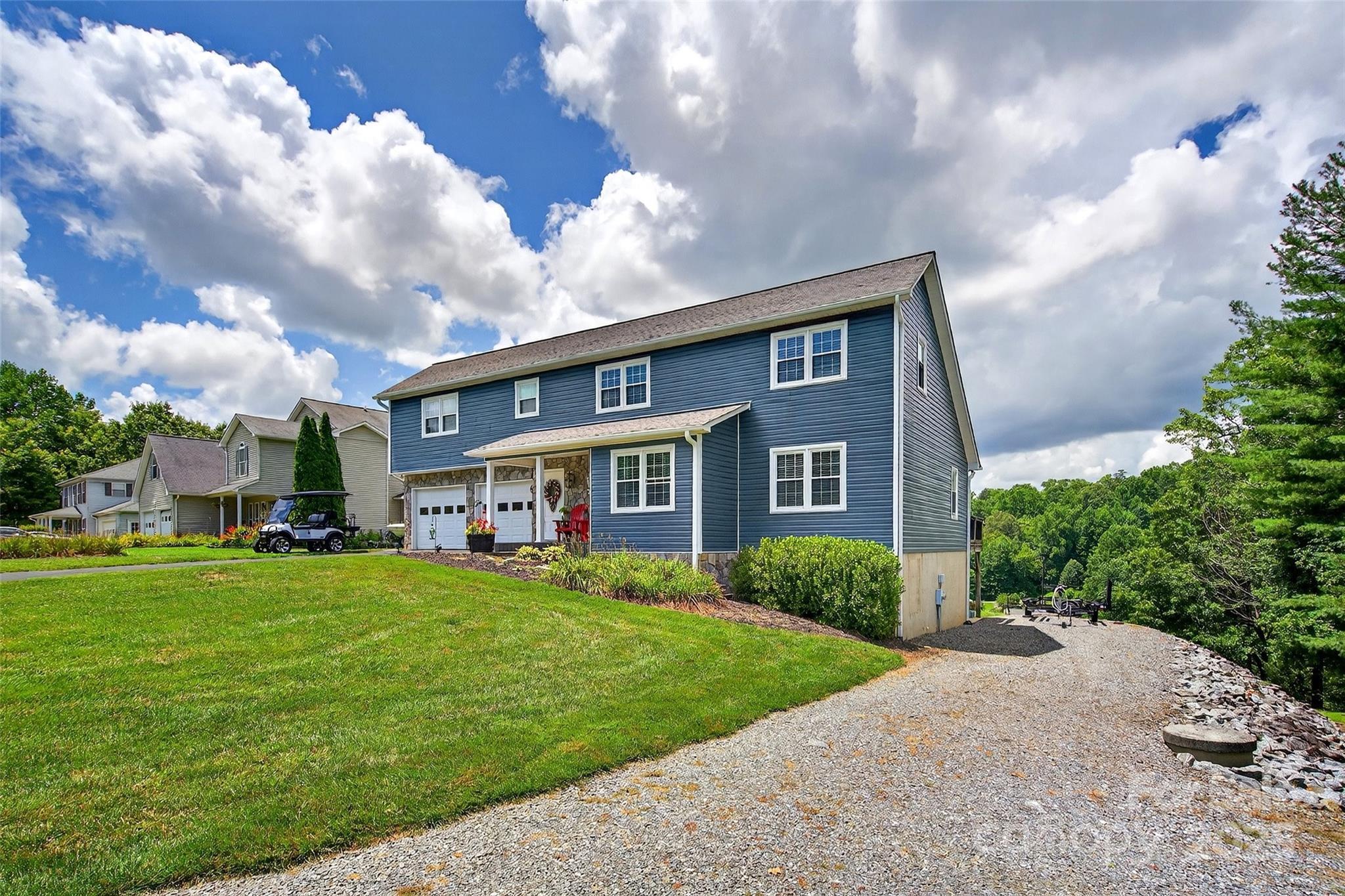 Property Photo: 137 Lakeside Drive NC 28752