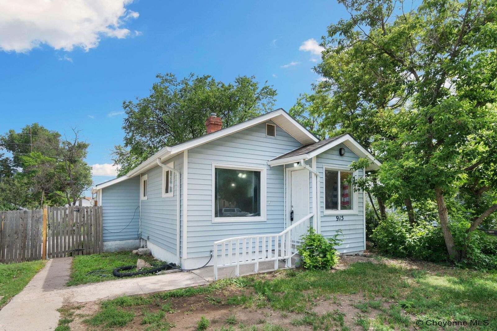 Property Photo:  915 W 27th St  WY 82001 