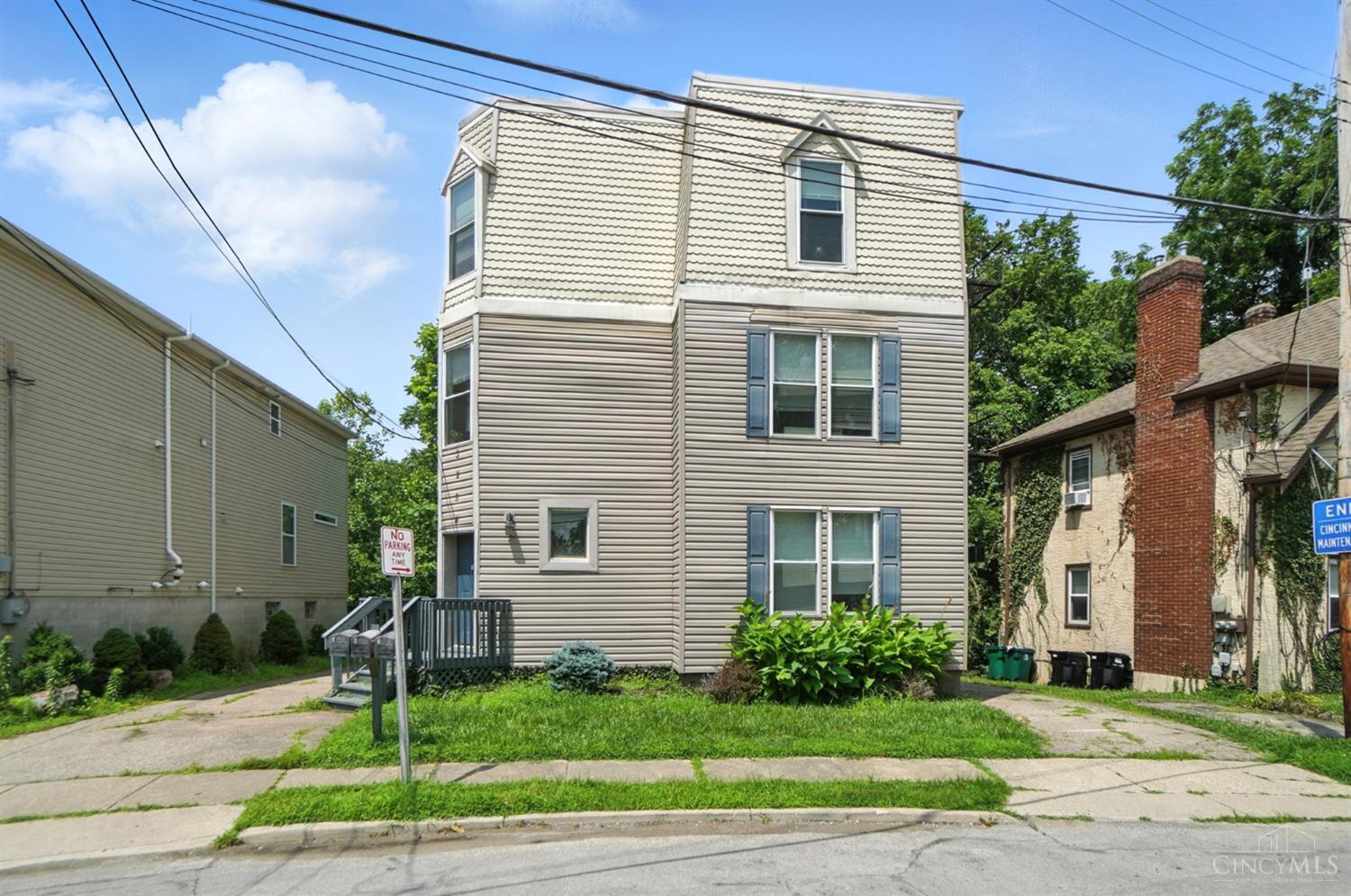 Property Photo: 3254 Berwyn Place OH 45209