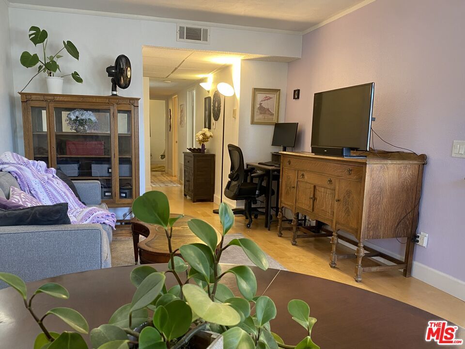 Property Photo: 5900 Murietta Ave CA 91401