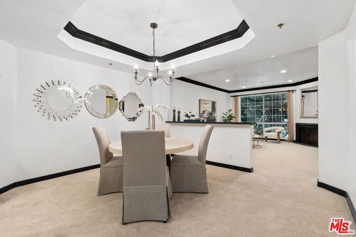 Property Photo: 585 N Rossmore Ave CA 90004