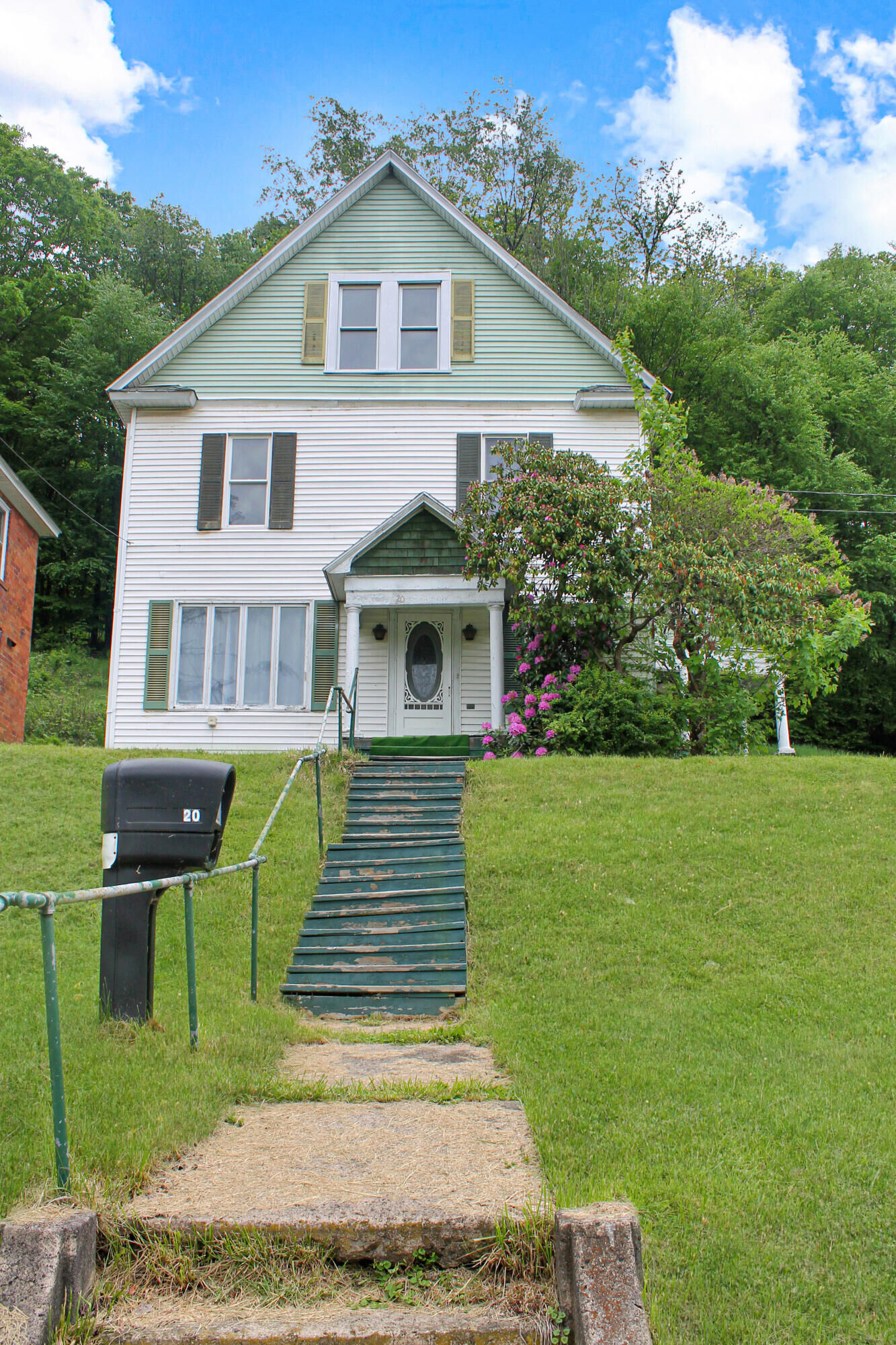 Property Photo:  20 2nd Ave  PA 15851 