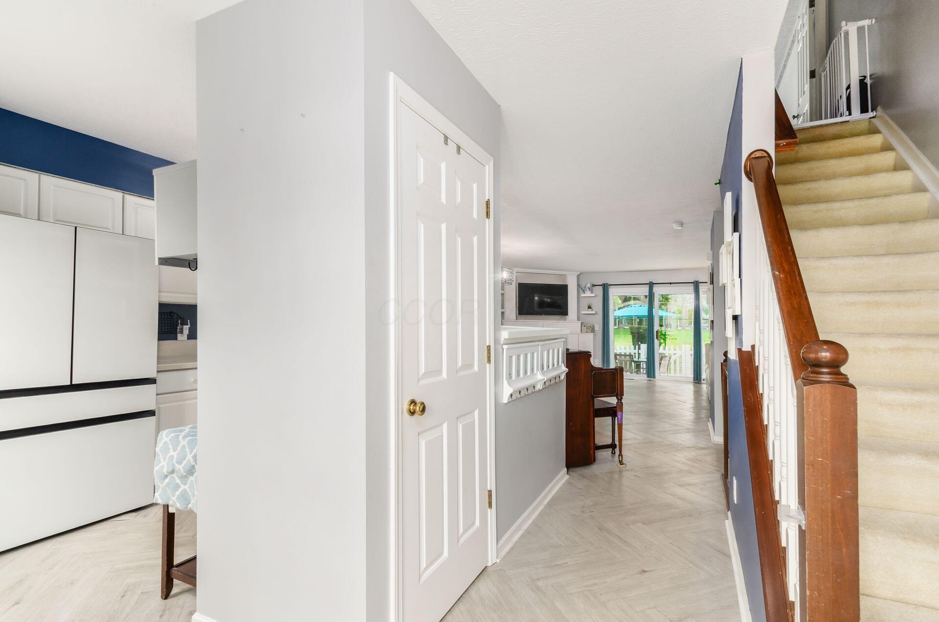 Property Photo:  2232 Victoria Park Drive  OH 43235 