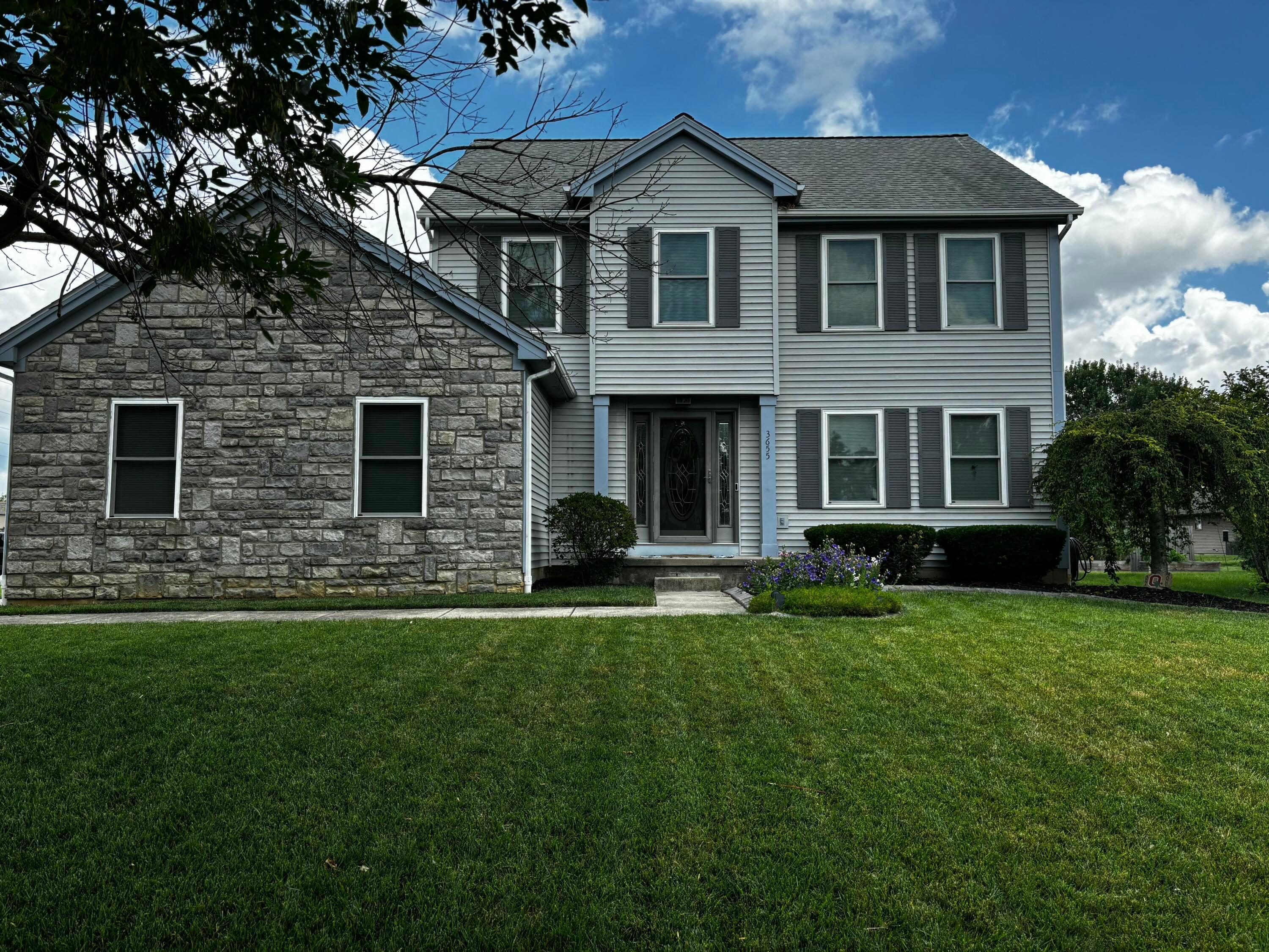 Property Photo: 3655 Lake Albert Way OH 43123