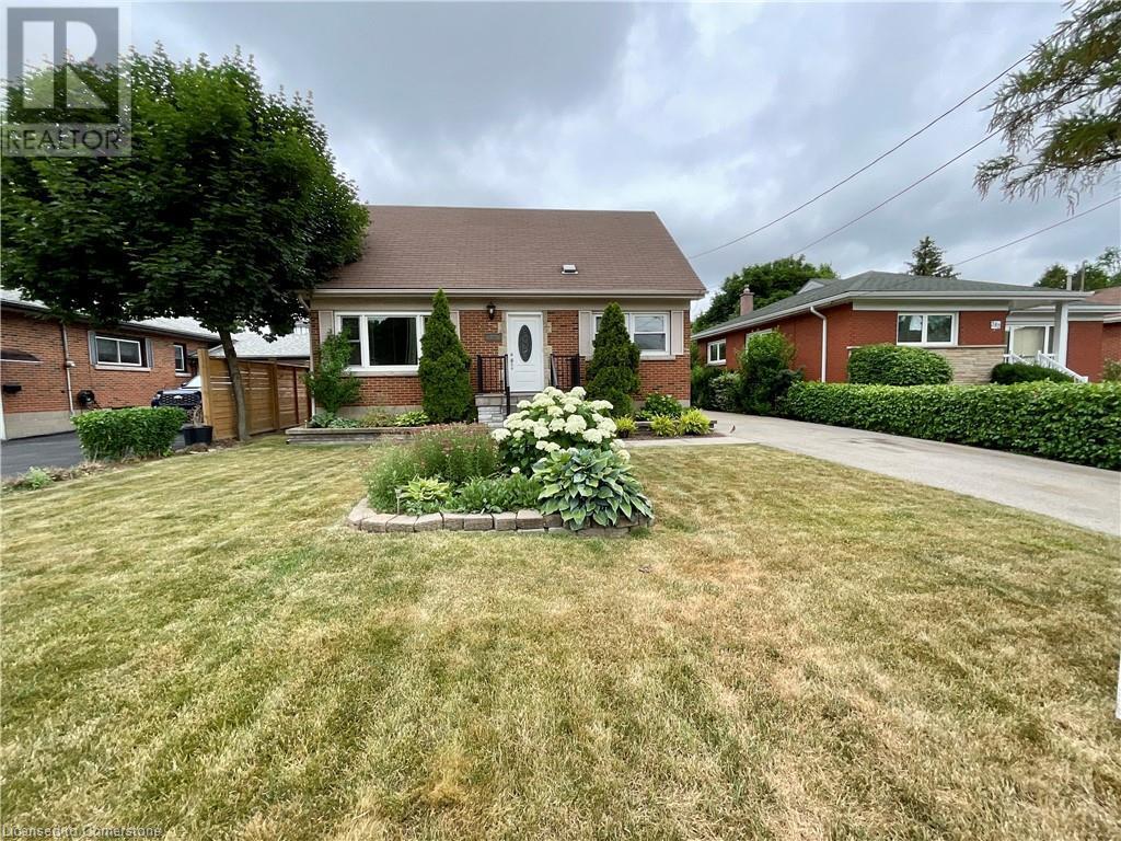 Photo de la propriété: 384 Upper Kenilworth Avenue ON L8T 4G5