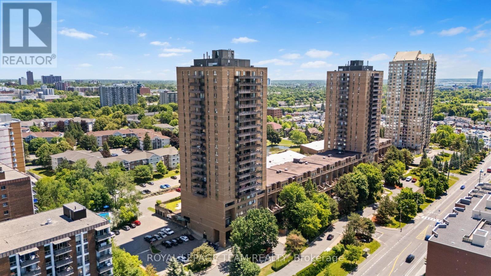 Property Photo: 505 St. Laurent Boulevard 2406 ON K1K 3X4