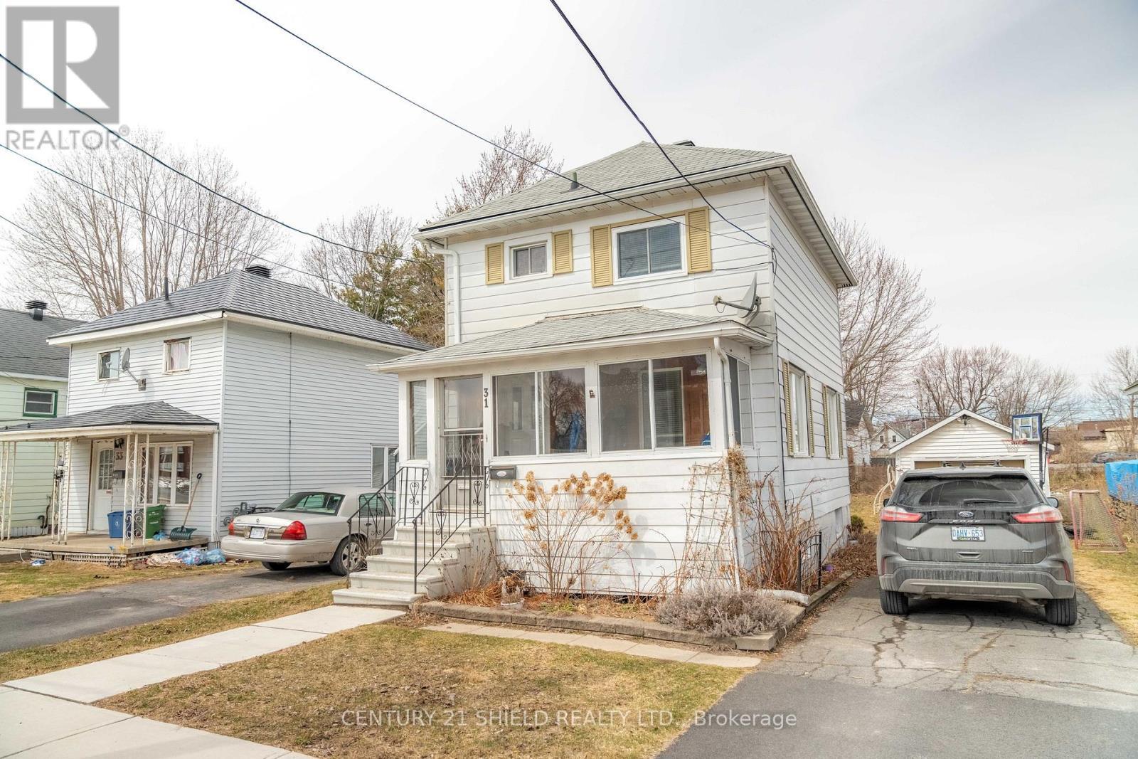 Photo de la propriété: 31 Fifth Street West ON K6J 2T5