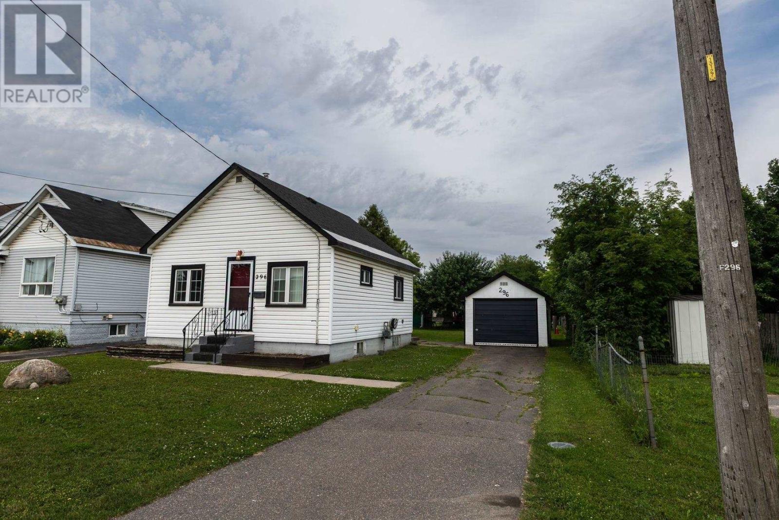 Property Photo: 296 Maretta St ON P6C 4A7