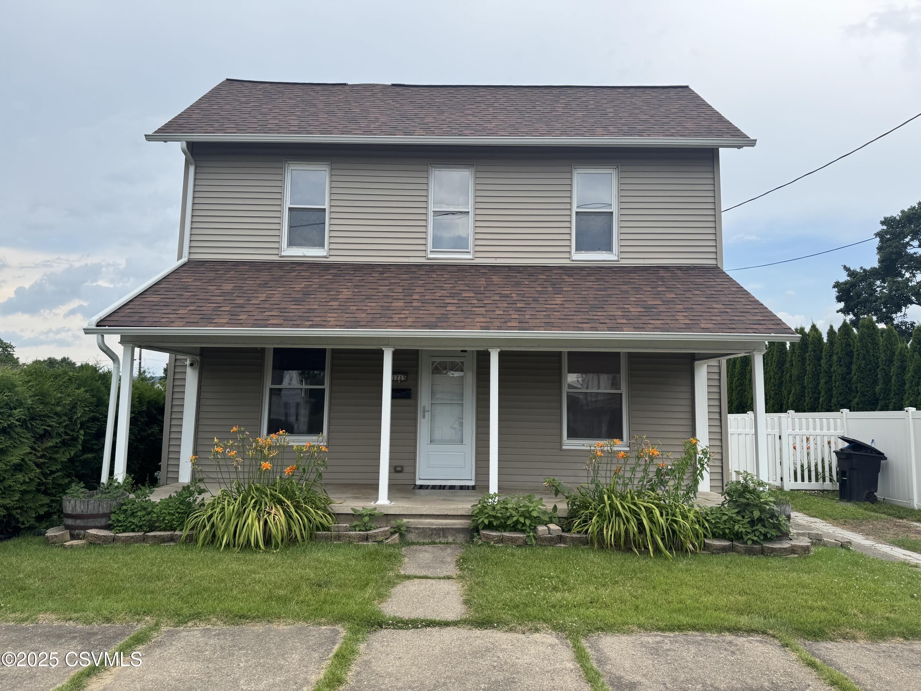 Property Photo: 1715 Spring Garden Avenue PA 18603