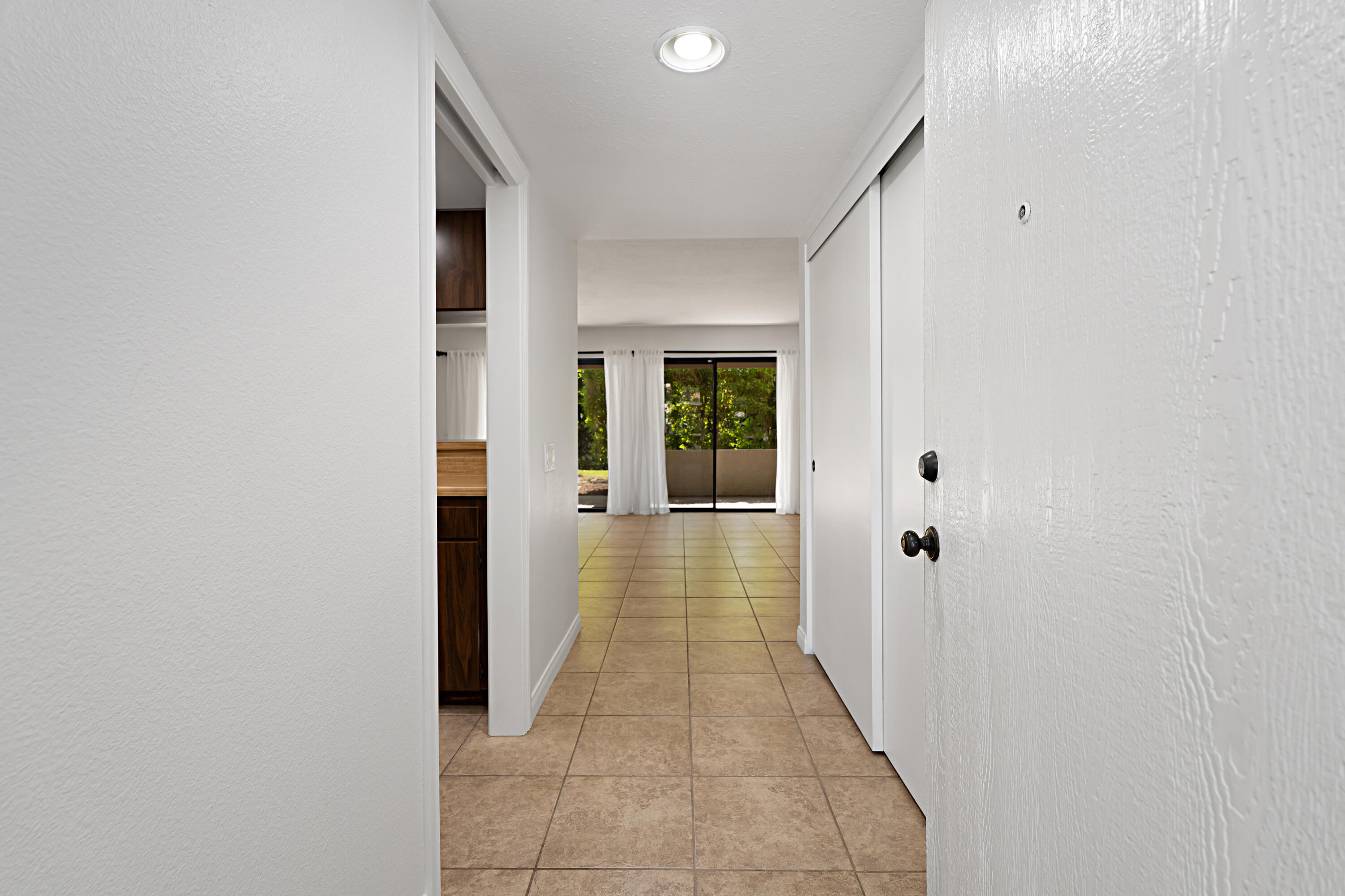 Property Photo: 413 E Via Escuela 613 CA 92262