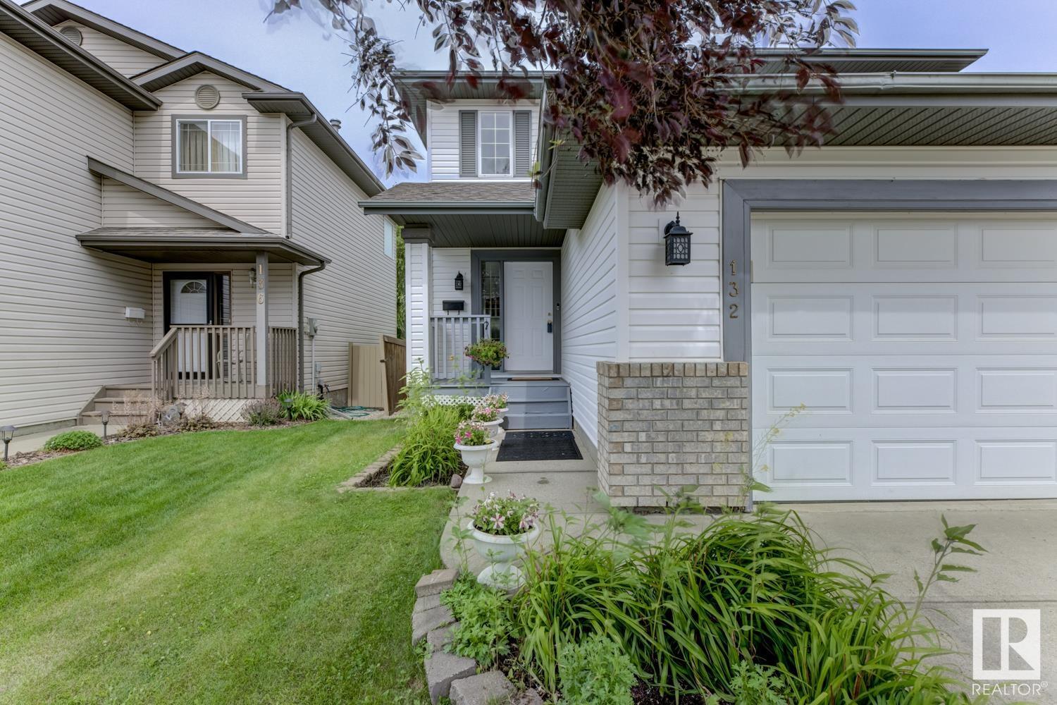 Property Photo:  132 Foxboro Terrace  AB T8A 6C8 