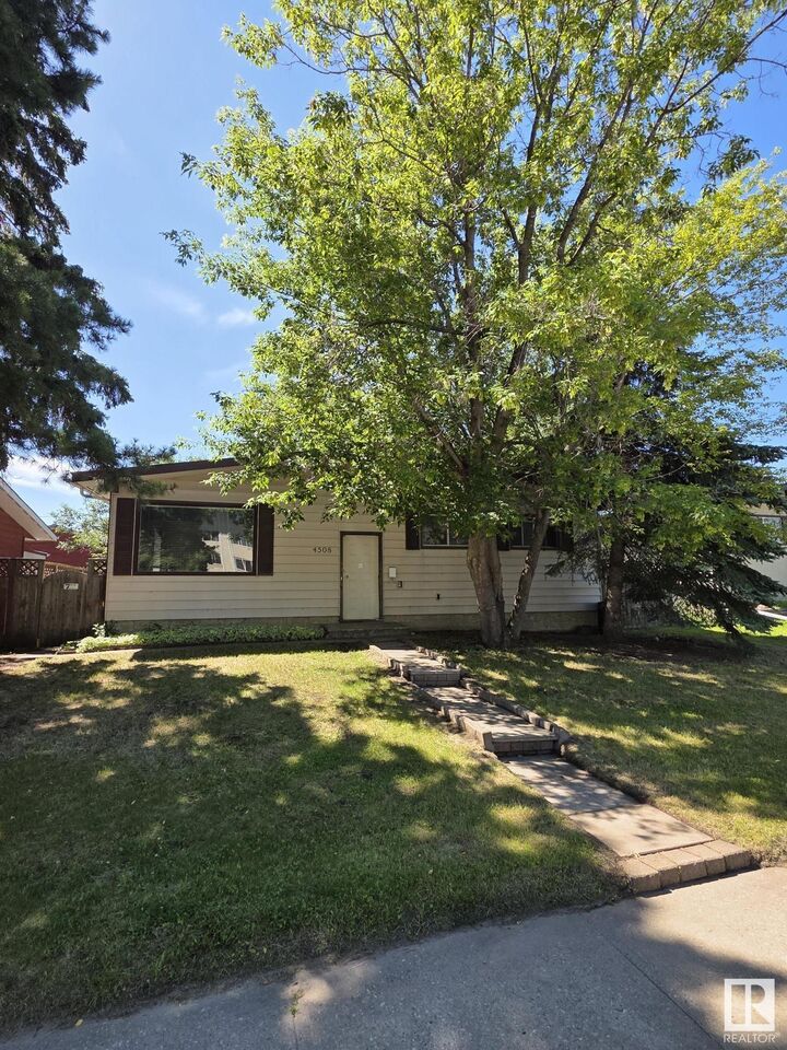 4508 44 Avenue  Stony Plain AB T7Z 1J2 photo