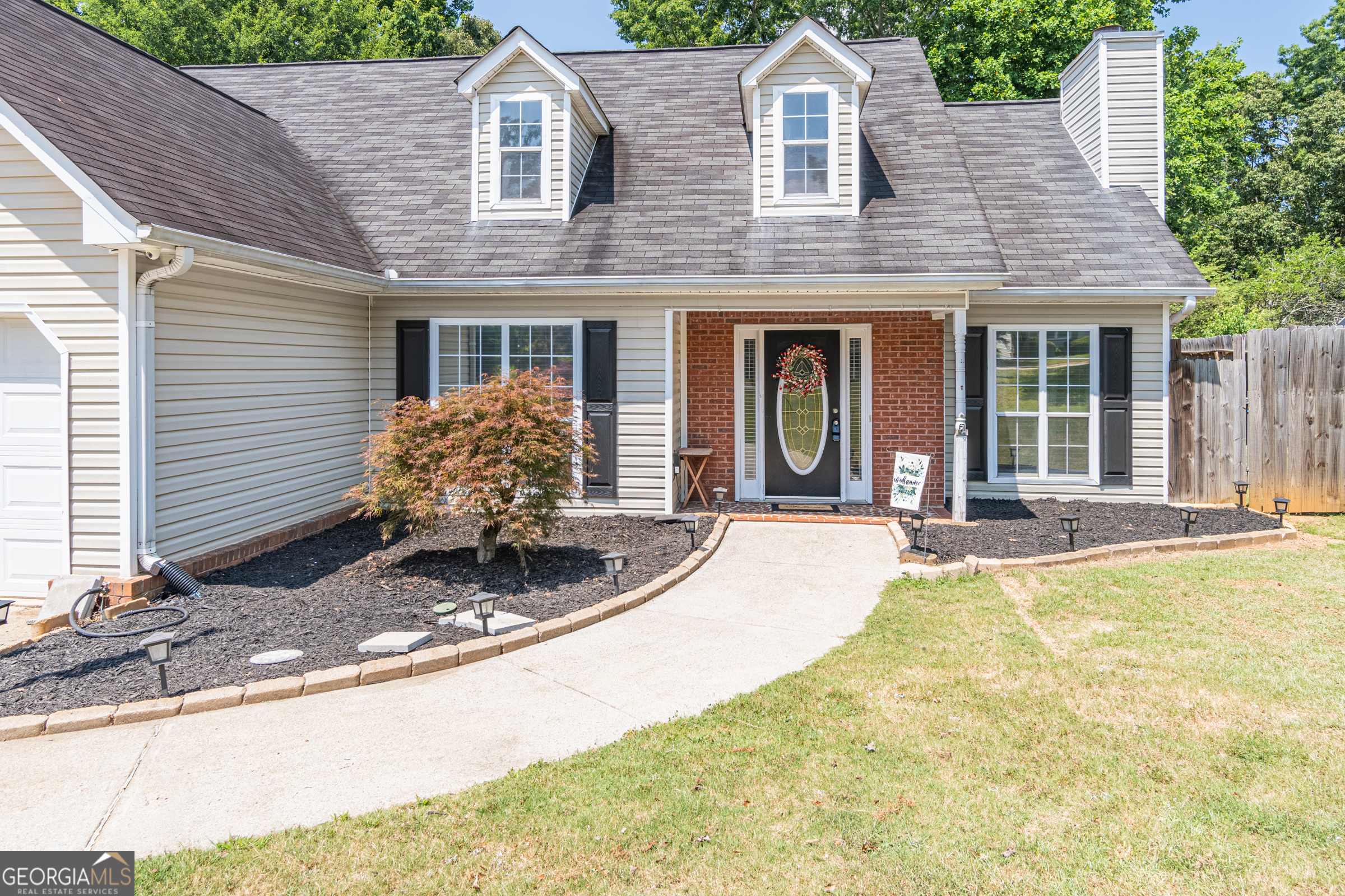 Property Photo: 4872 Hunt Club Drive GA 30542