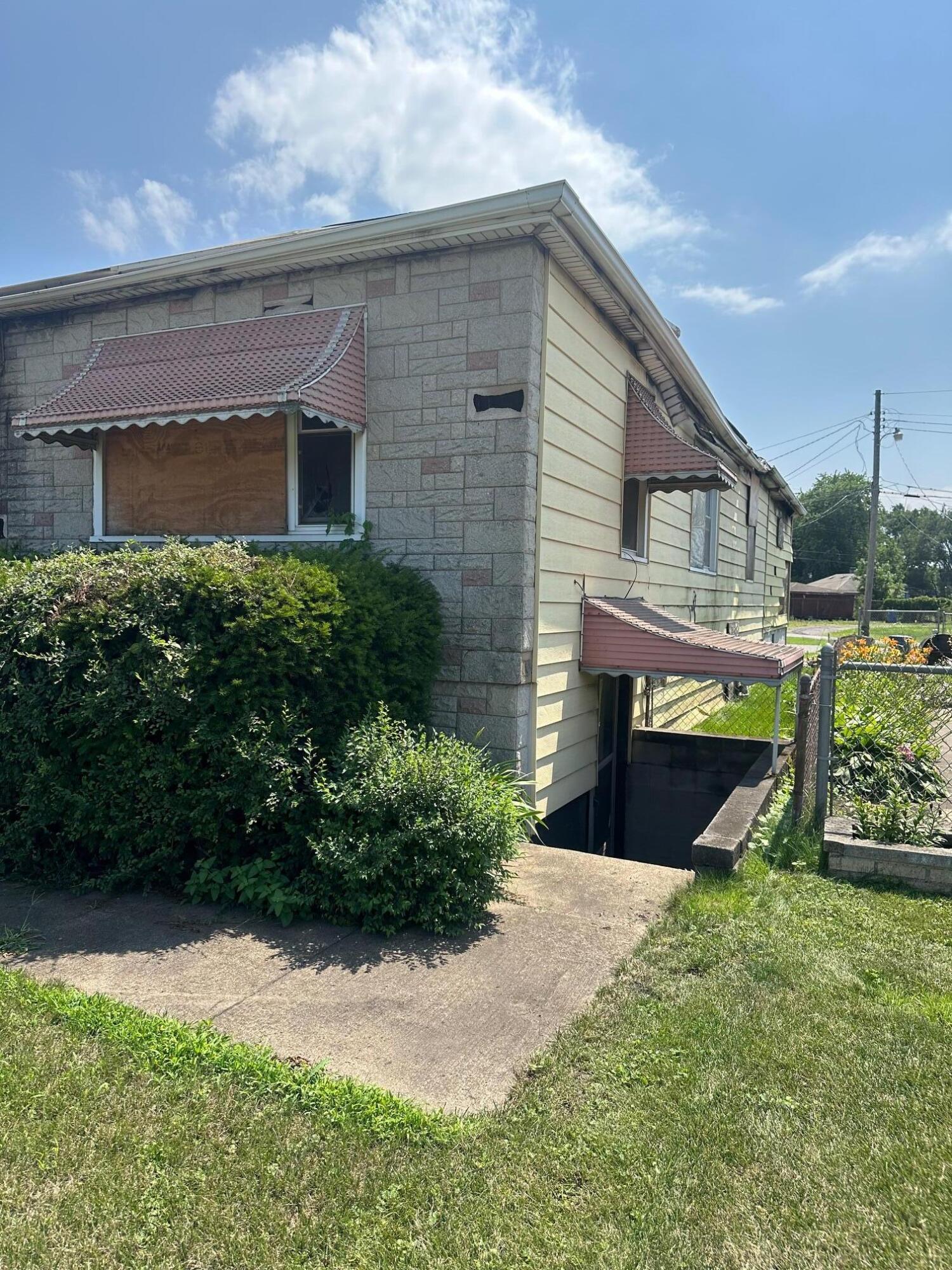 Property Photo:  1015 Central Avenue  IN 46407 