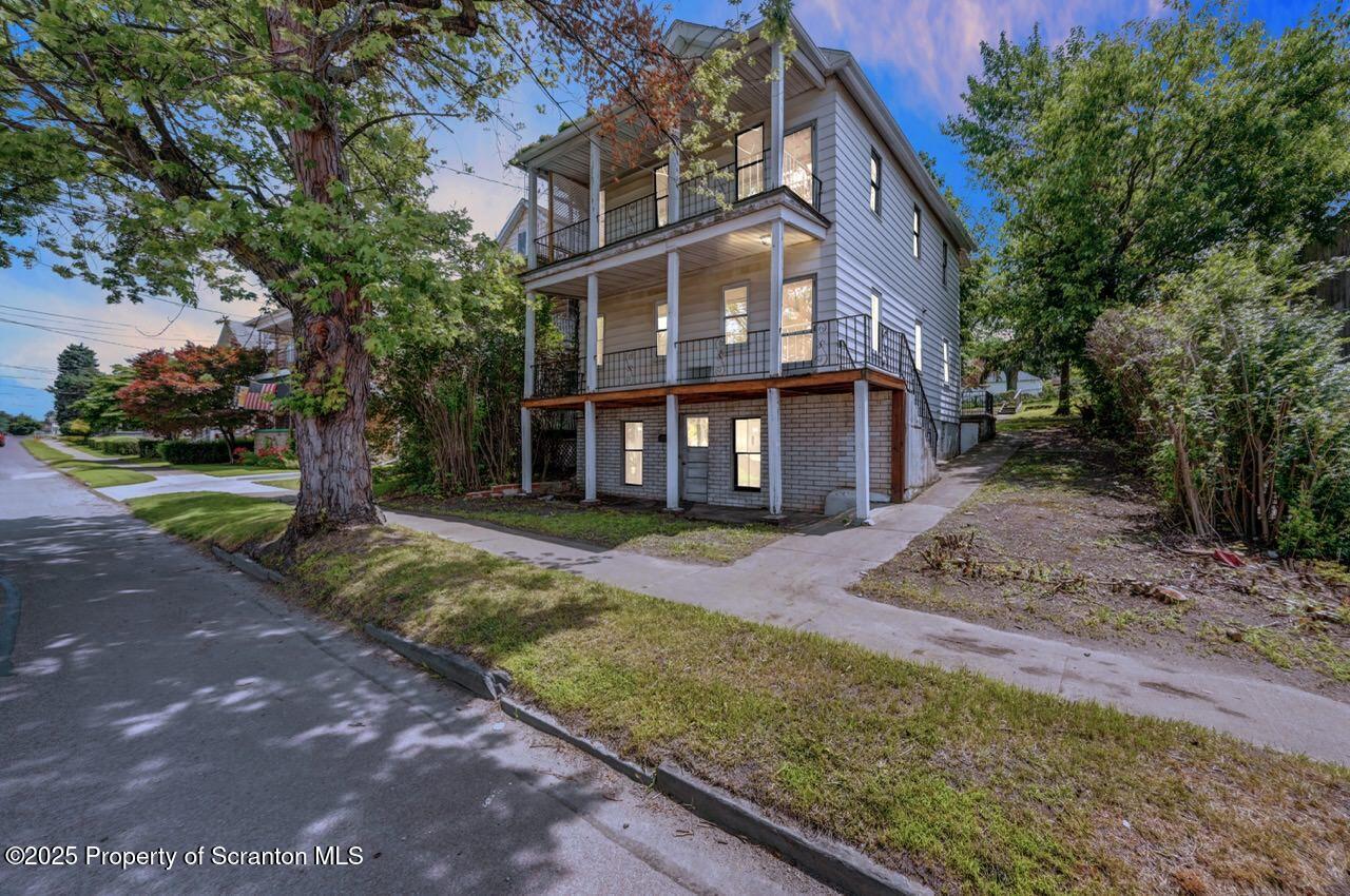 1725 Cedar Avenue  Scranton PA 18505 photo