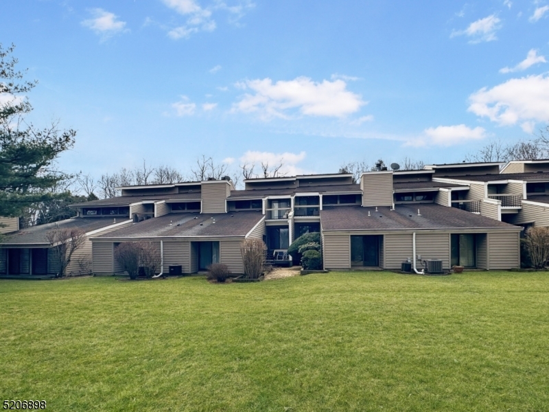 Property Photo: 7 Hillside Ct NJ 08809