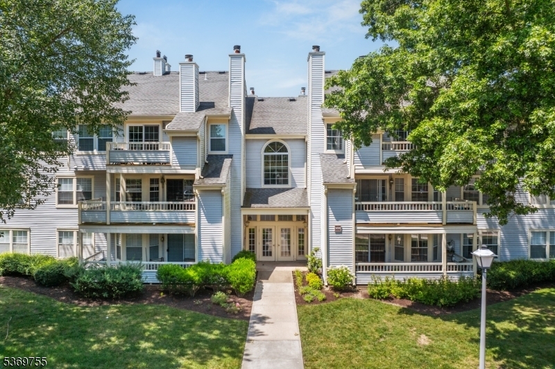 306 Trinity Ct 12  West Windsor Twp. NJ 08540 photo