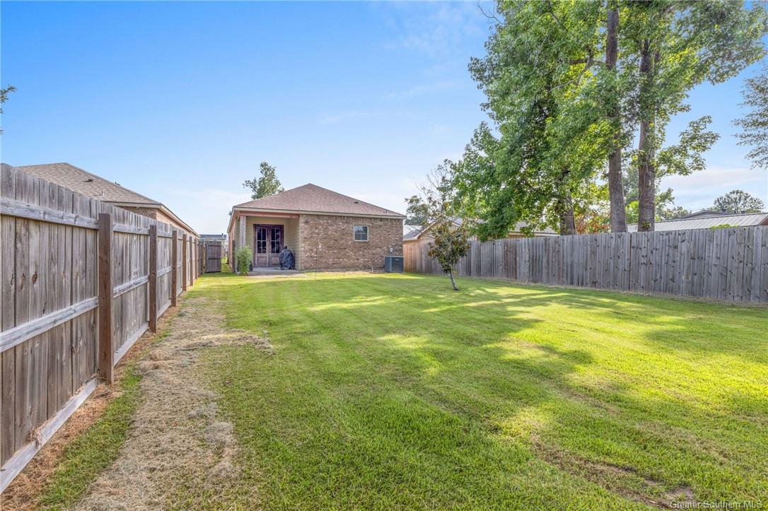 Property Photo: 1717 Woodland Drive LA 70605