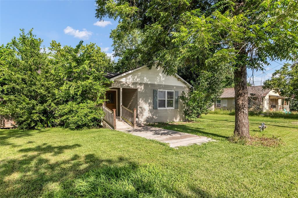 Property Photo: 2521 Texas Avenue TX 77003